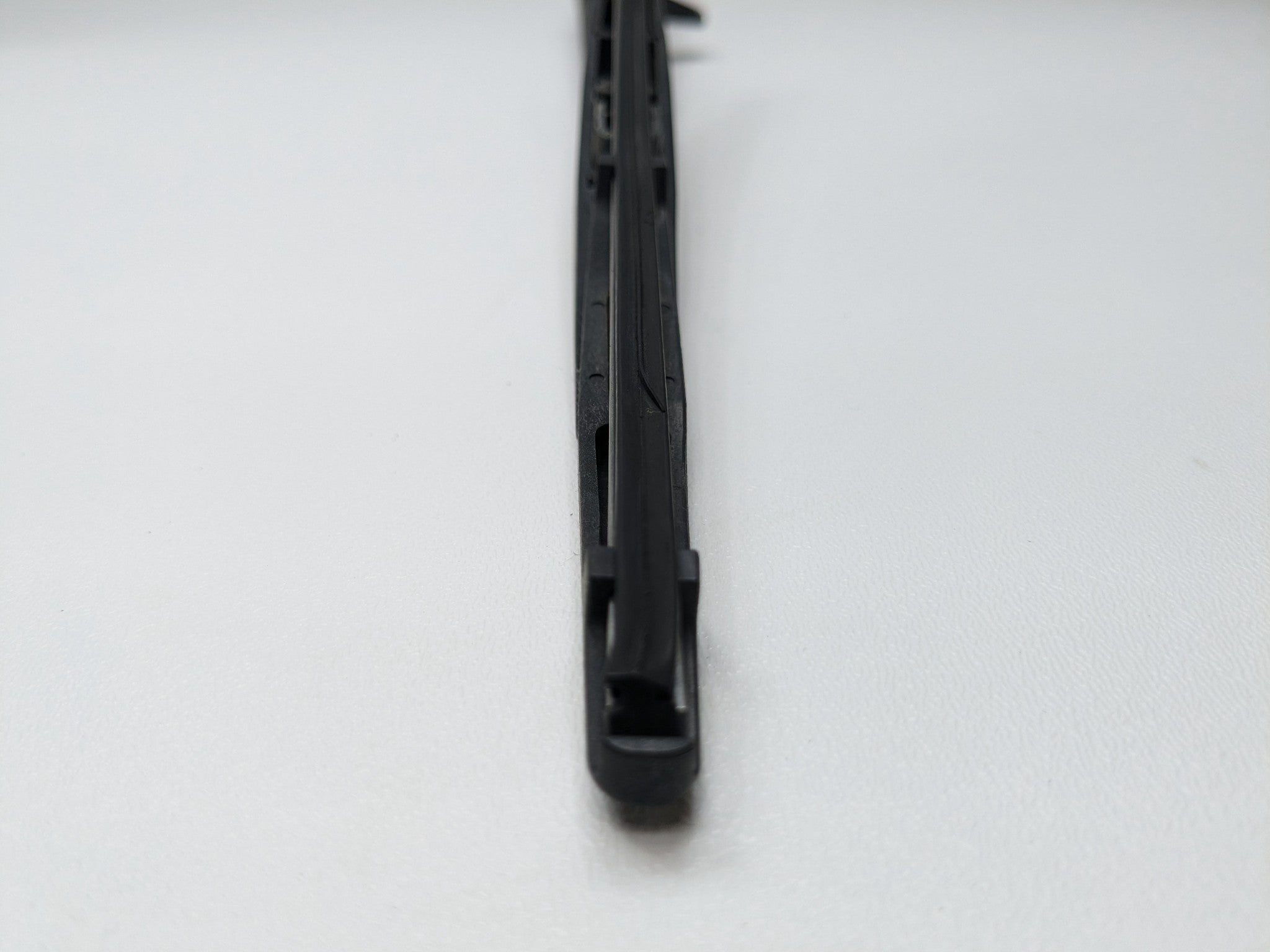 2005 - 2007 OEM NISSAN ARMADA REAR TAILGATE TRUNK LID WINDSHIELD WIPER ARM