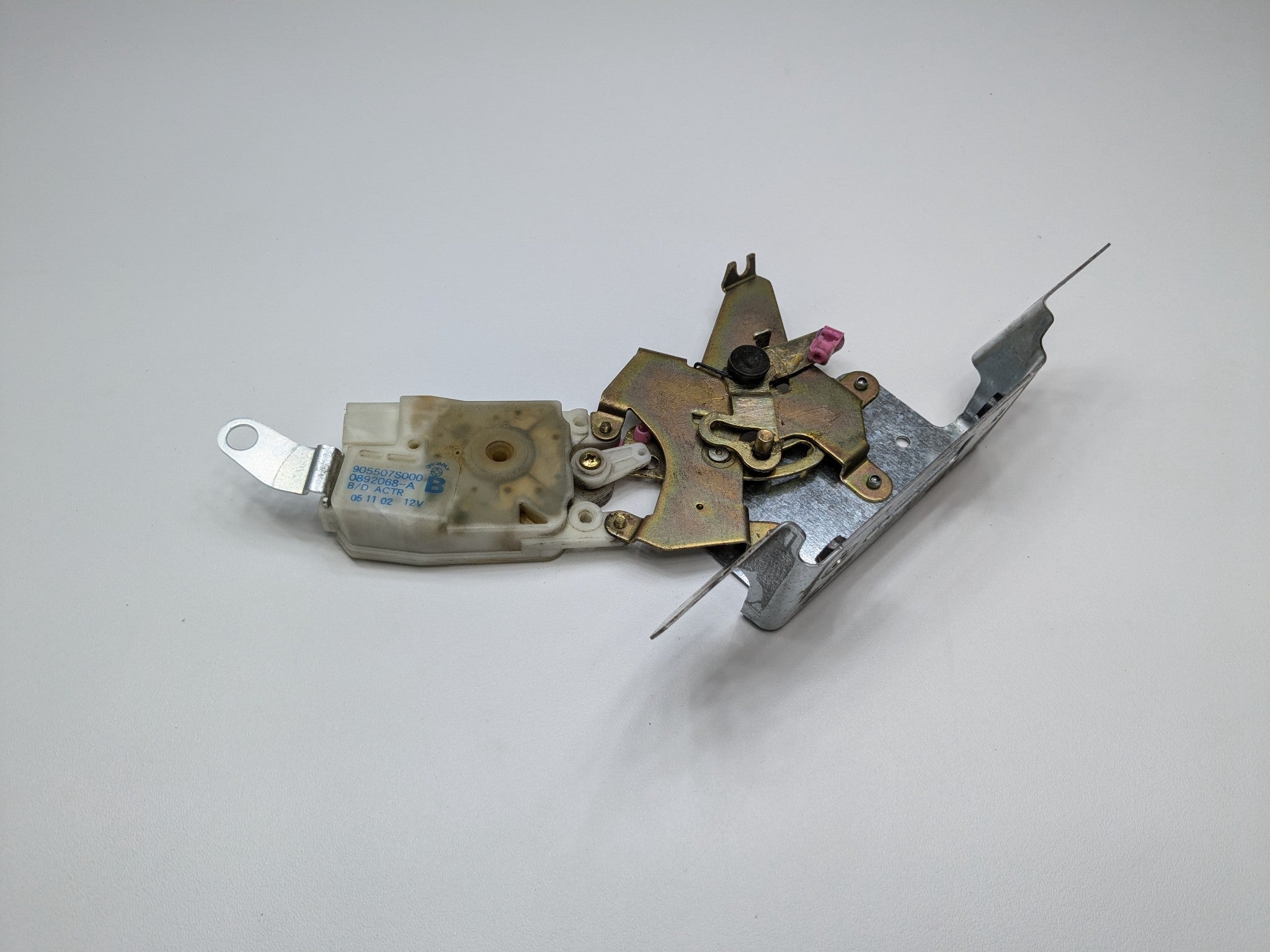 2005 - 2007 OEM NISSAN ARMADA REAR LIFTGATE HATCH LID LOCK LATCH ACTUATOR
