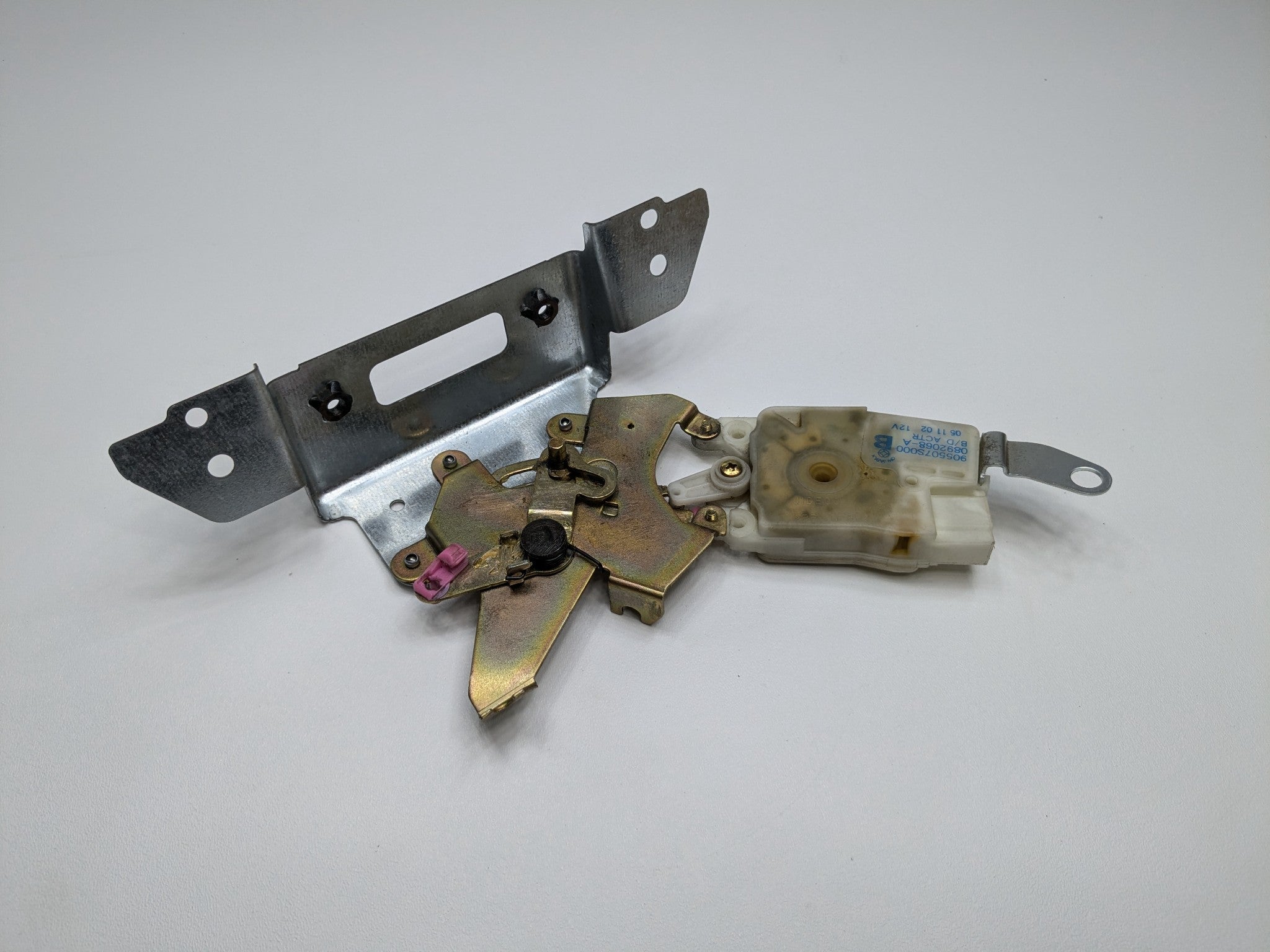 2005 - 2007 OEM NISSAN ARMADA REAR LIFTGATE HATCH LID LOCK LATCH ACTUATOR
