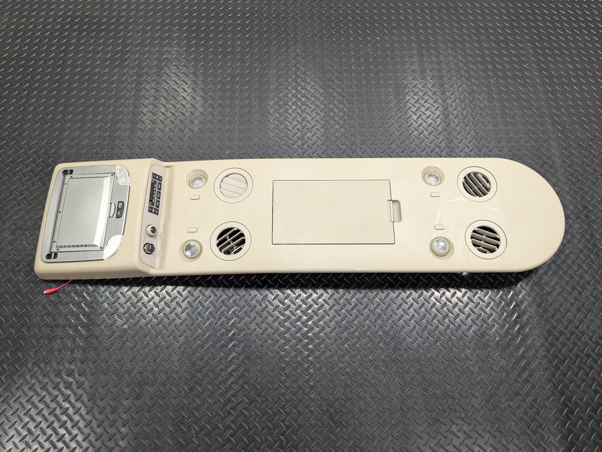 2005 - 2007 OEM NISSAN ARMADA REAR OVERHEAD ROOF CONSOLE DOME LIGHT WITH SCREEN