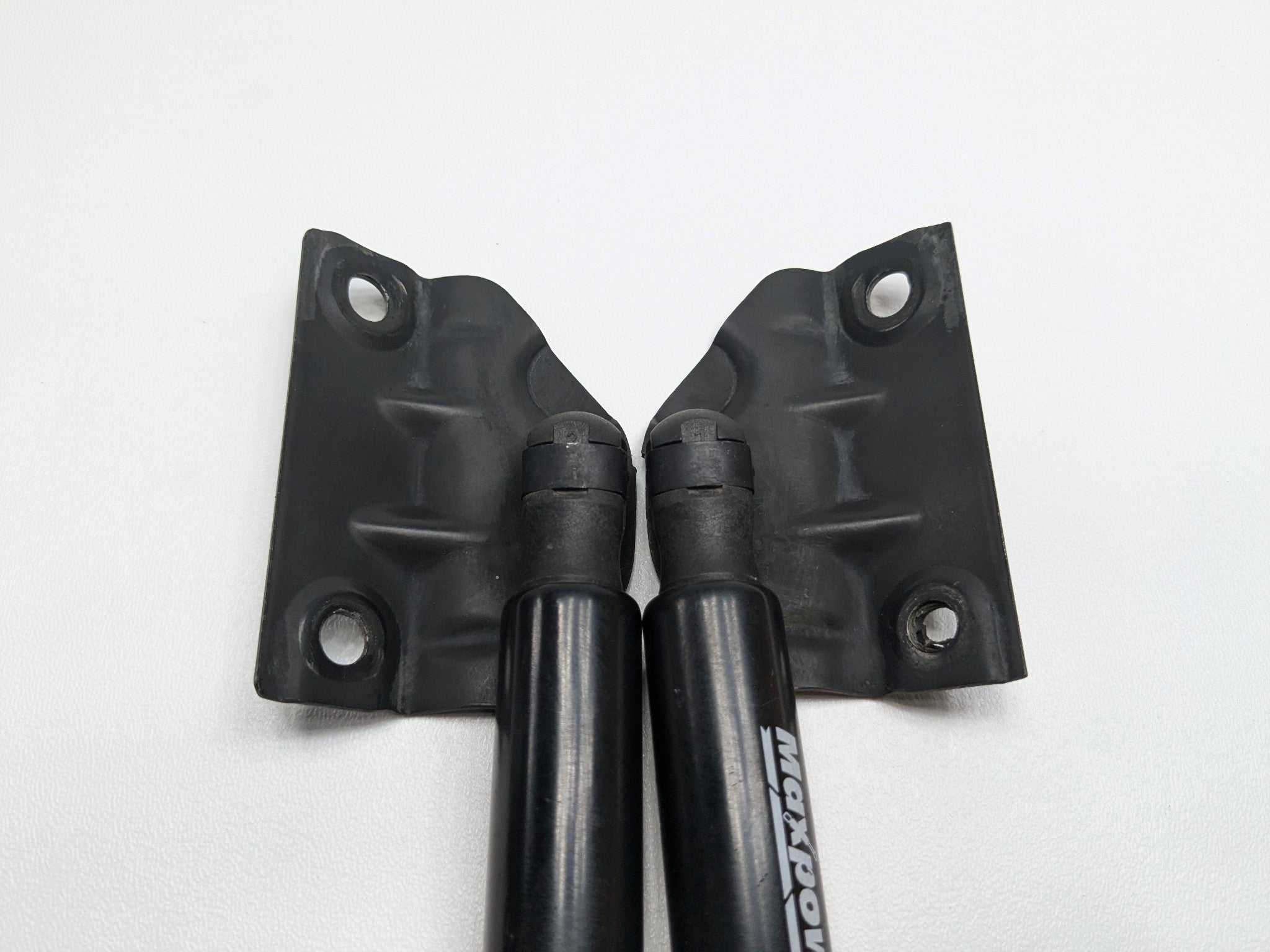 05 - 07 OEM NISSAN ARMADA REAR LEFT AND RIGHT TAILGATE SHOCK STRUT SUPPORT SET