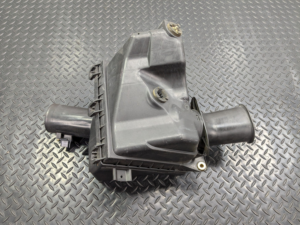 2005 - 2007 OEM NISSAN ARMADA AIR BOX CLEANER FILTER HOUSING