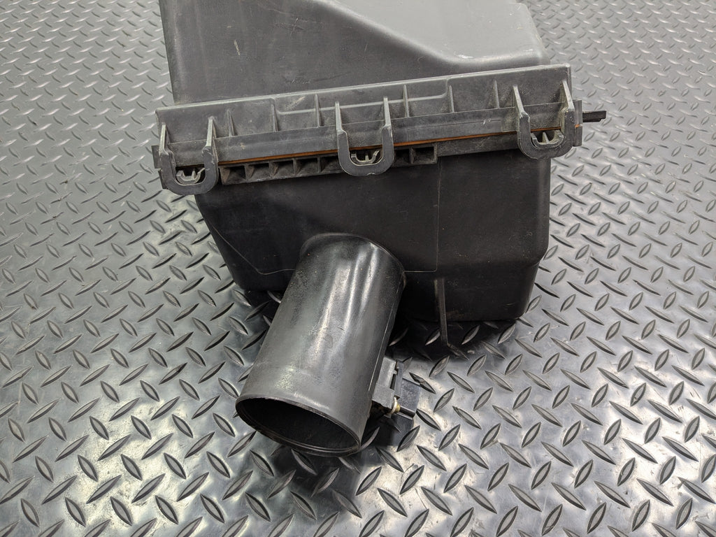 2005 - 2007 OEM NISSAN ARMADA AIR BOX CLEANER FILTER HOUSING