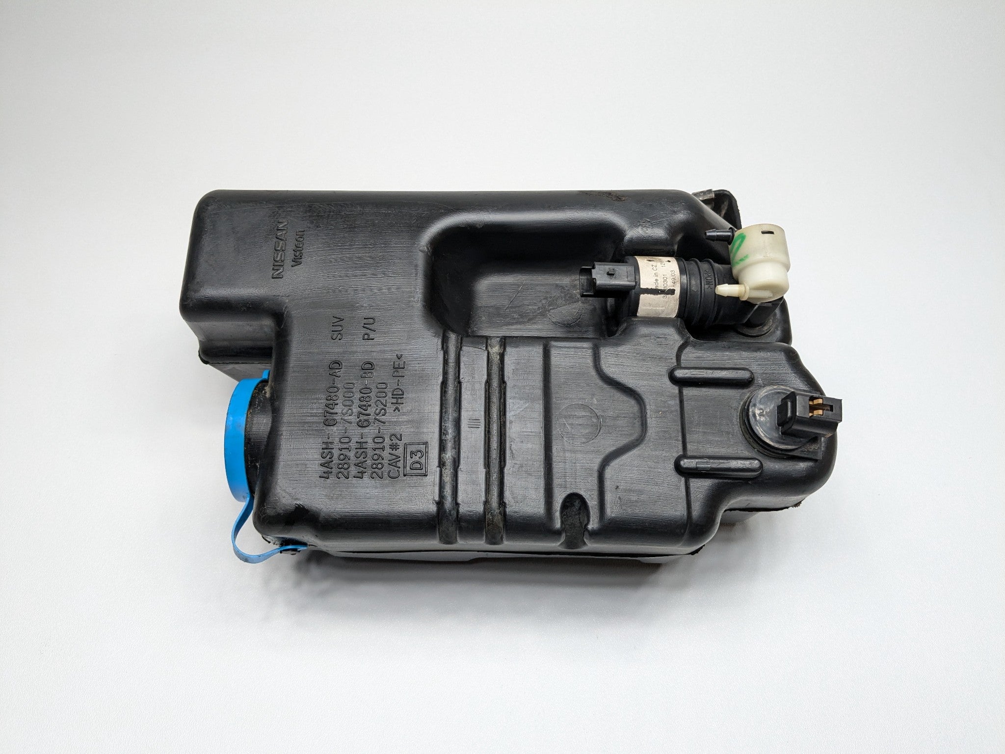 2005 - 2007 OEM NISSAN ARMADA WINDSHIELD WASHER FLUID RESERVOIR BOTTLE