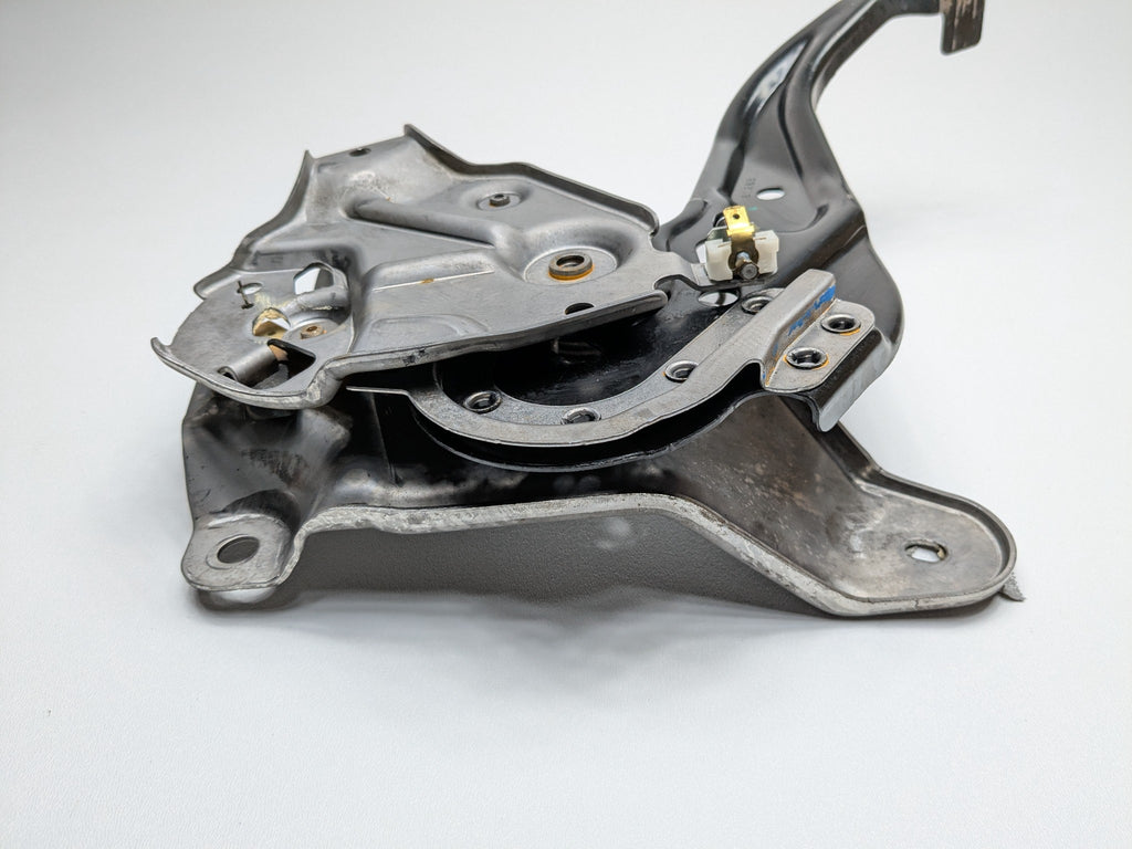 2005 - 2007 OEM NISSAN ARMADA EMERGENCY PARKING BRAKE PEDAL ASSEMBLY