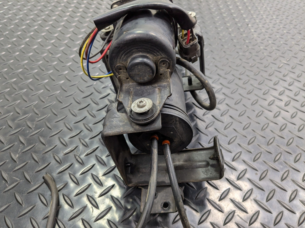 2005 - 2007 OEM NISSAN ARMADA AIR SUSPENSION COMPRESSOR PUMP
