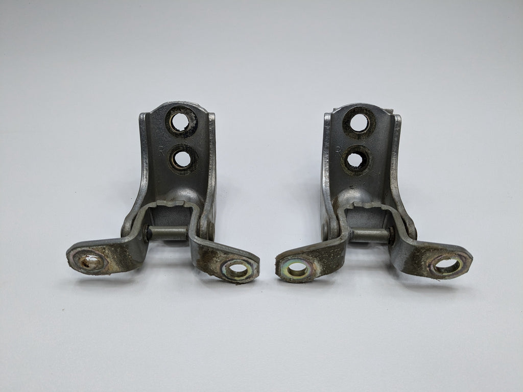 2005 - 2007 OEM NISSAN ARMADA REAR RIGHT SIDE DOOR HINGE UPPER AND LOWER SET