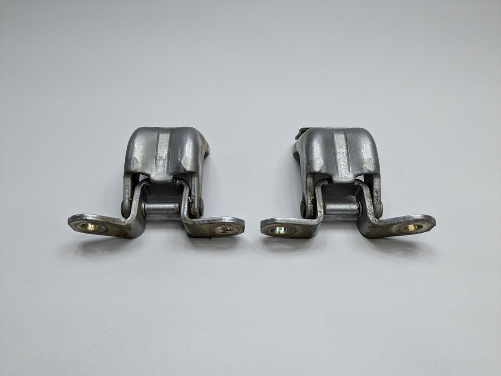 2005 - 2007 OEM NISSAN ARMADA REAR RIGHT SIDE DOOR HINGE UPPER AND LOWER SET