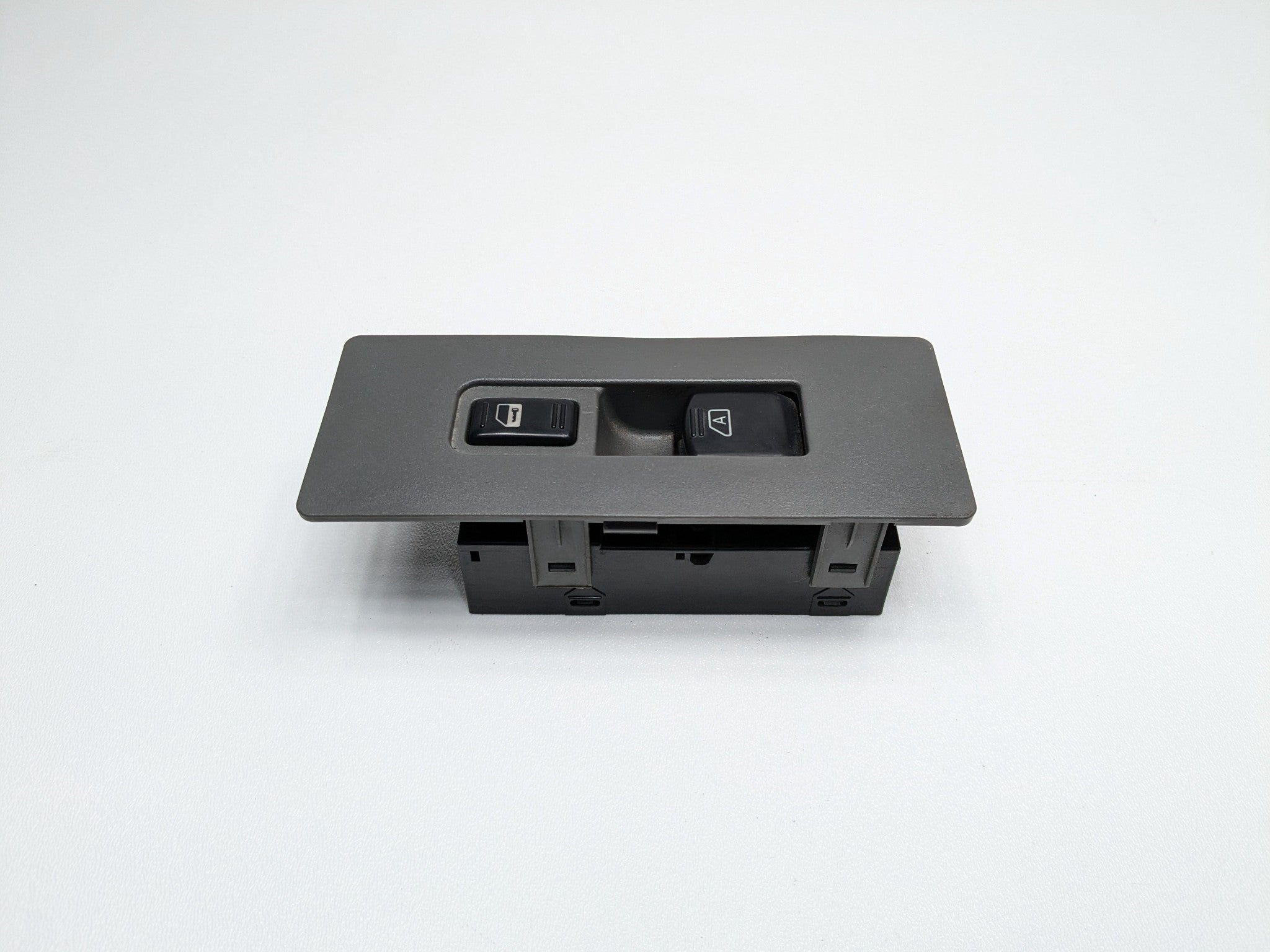2005 - 2007 OEM NISSAN ARMADA FRONT PASSENGER RIGHT SIDE WINDOW SWITCH BLACK