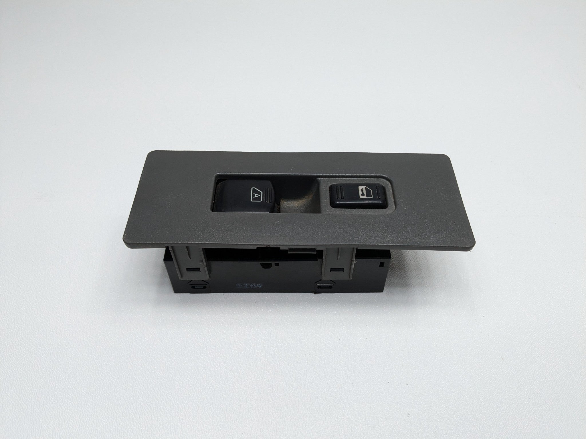 2005 - 2007 OEM NISSAN ARMADA FRONT PASSENGER RIGHT SIDE WINDOW SWITCH BLACK