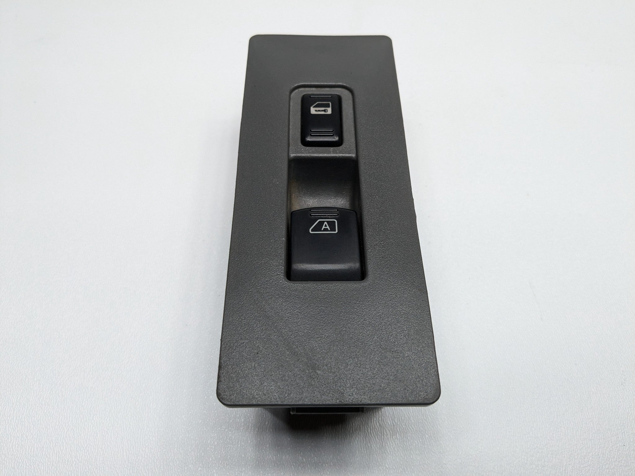 2005 - 2007 OEM NISSAN ARMADA FRONT PASSENGER RIGHT SIDE WINDOW SWITCH BLACK