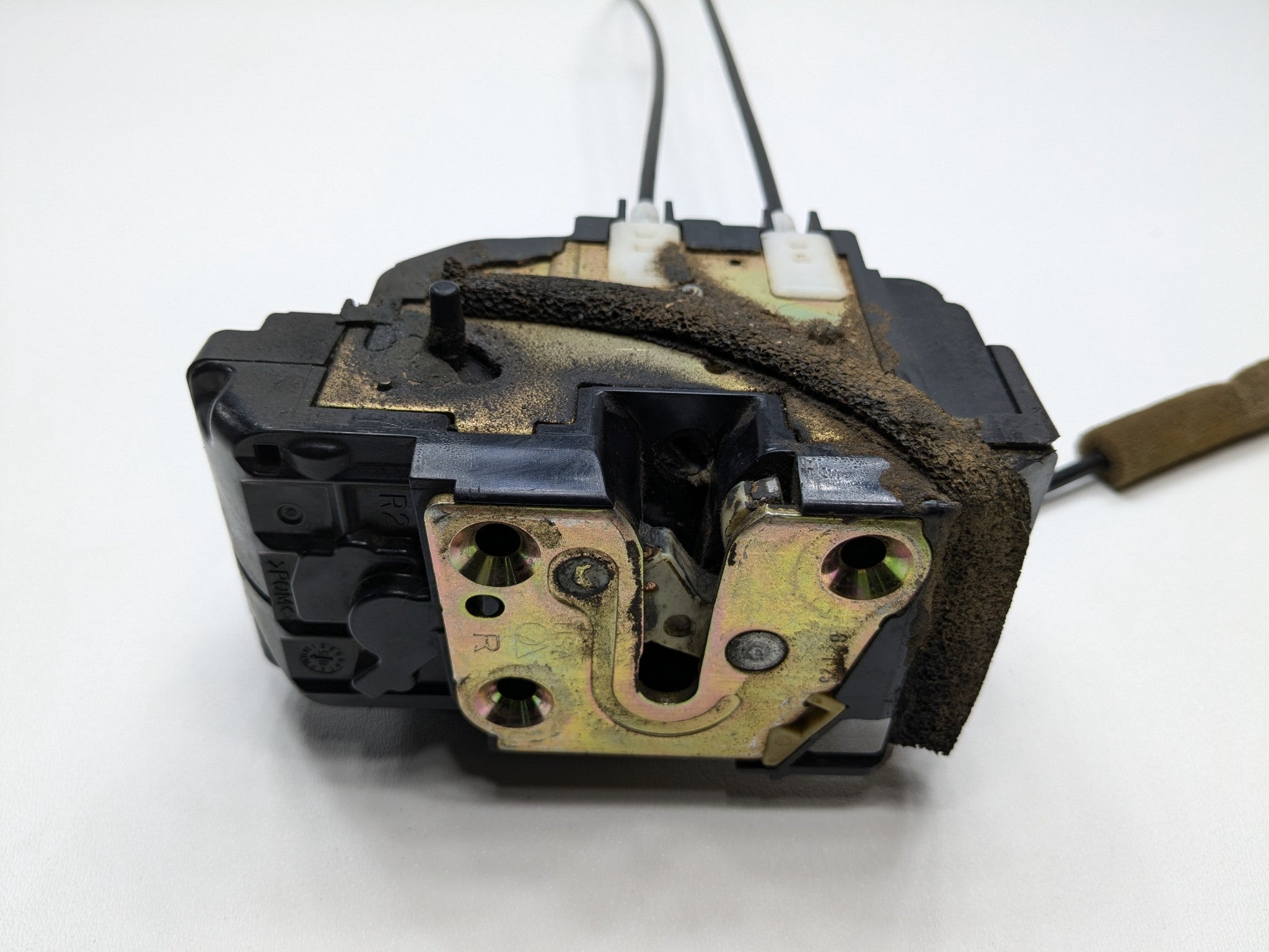 2005 - 2007 OEM NISSAN ARMADA REAR RIGHT PASSENGER SIDE DOOR LOCK LATCH ACTUATOR