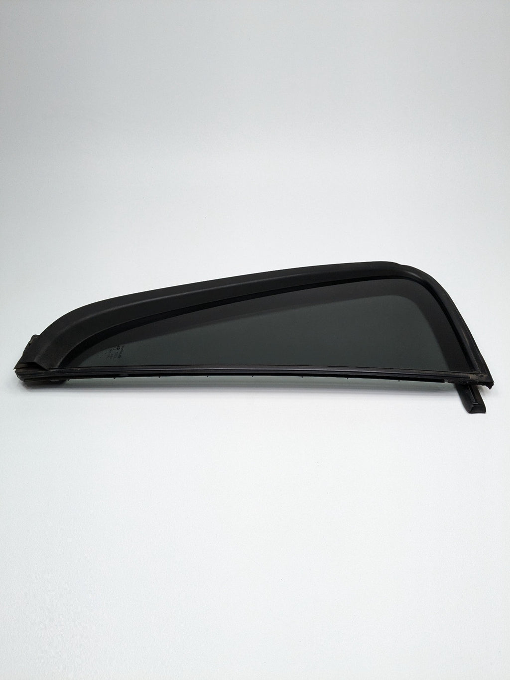 2005 - 2007 OEM NISSAN ARMADA REAR RIGHT PASSENGER SIDE DOOR VENT WINDOW GLASS