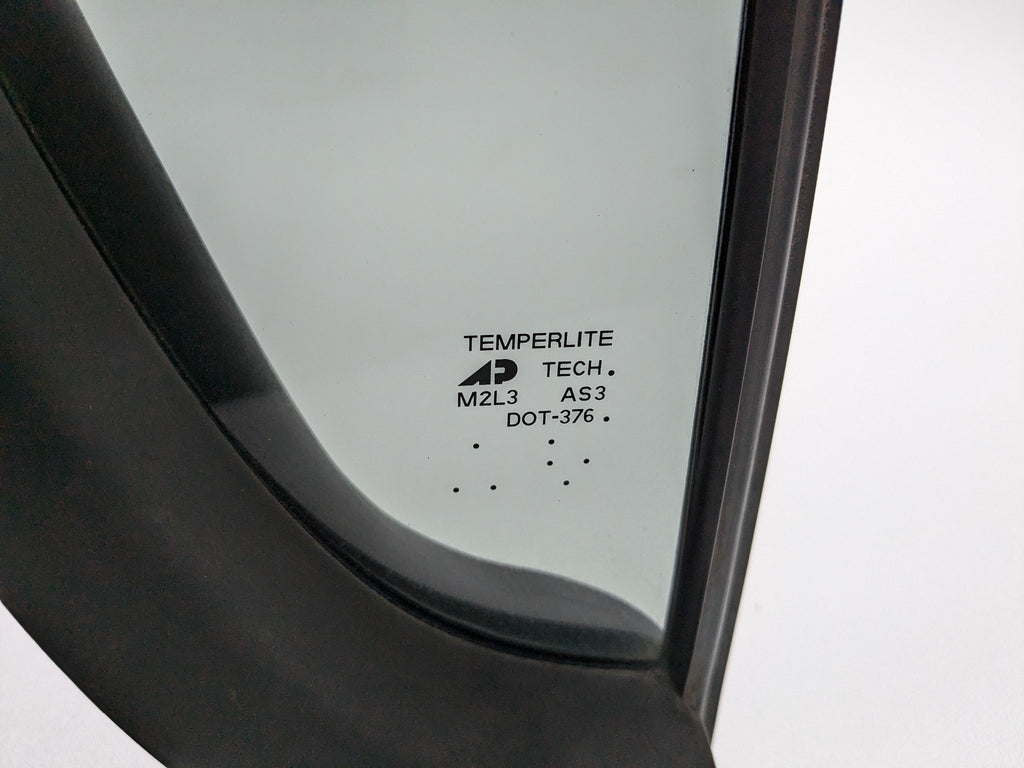 2005 - 2007 OEM NISSAN ARMADA REAR RIGHT PASSENGER SIDE DOOR VENT WINDOW GLASS