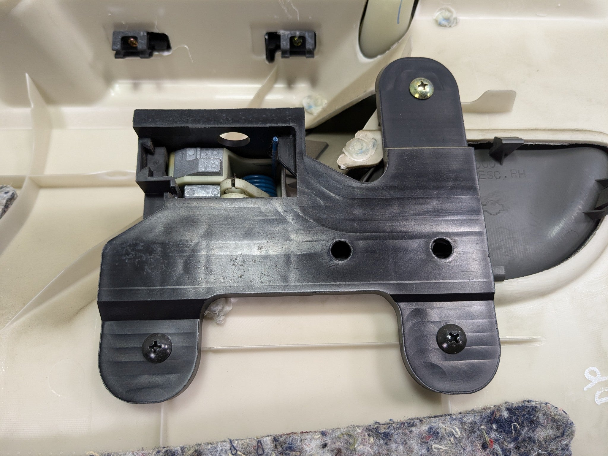 2005 - 2007 OEM NISSAN ARMADA REAR RIGHT PASSENGER SIDE DOOR TRIM PANEL GREY