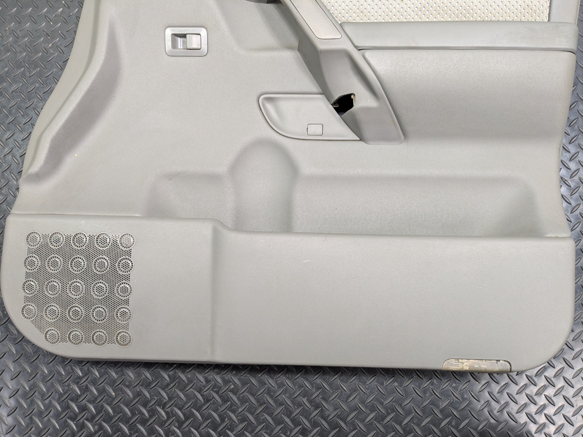 2005 - 2007 OEM NISSAN ARMADA FRONT RIGHT PASSENGER SIDE DOOR TRIM PANEL GREY