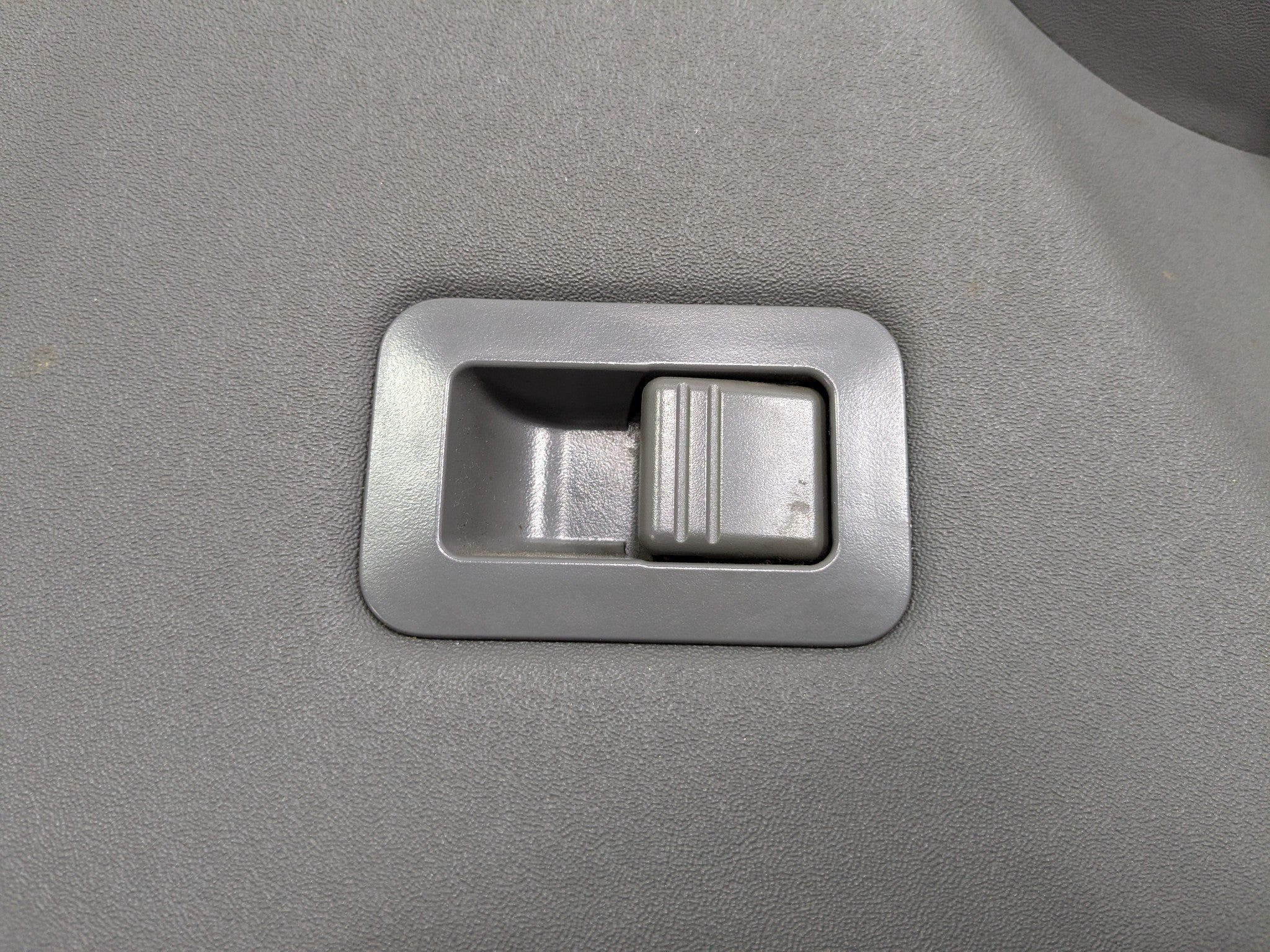 2005 - 2007 OEM NISSAN ARMADA FRONT RIGHT PASSENGER SIDE DOOR TRIM PANEL GREY