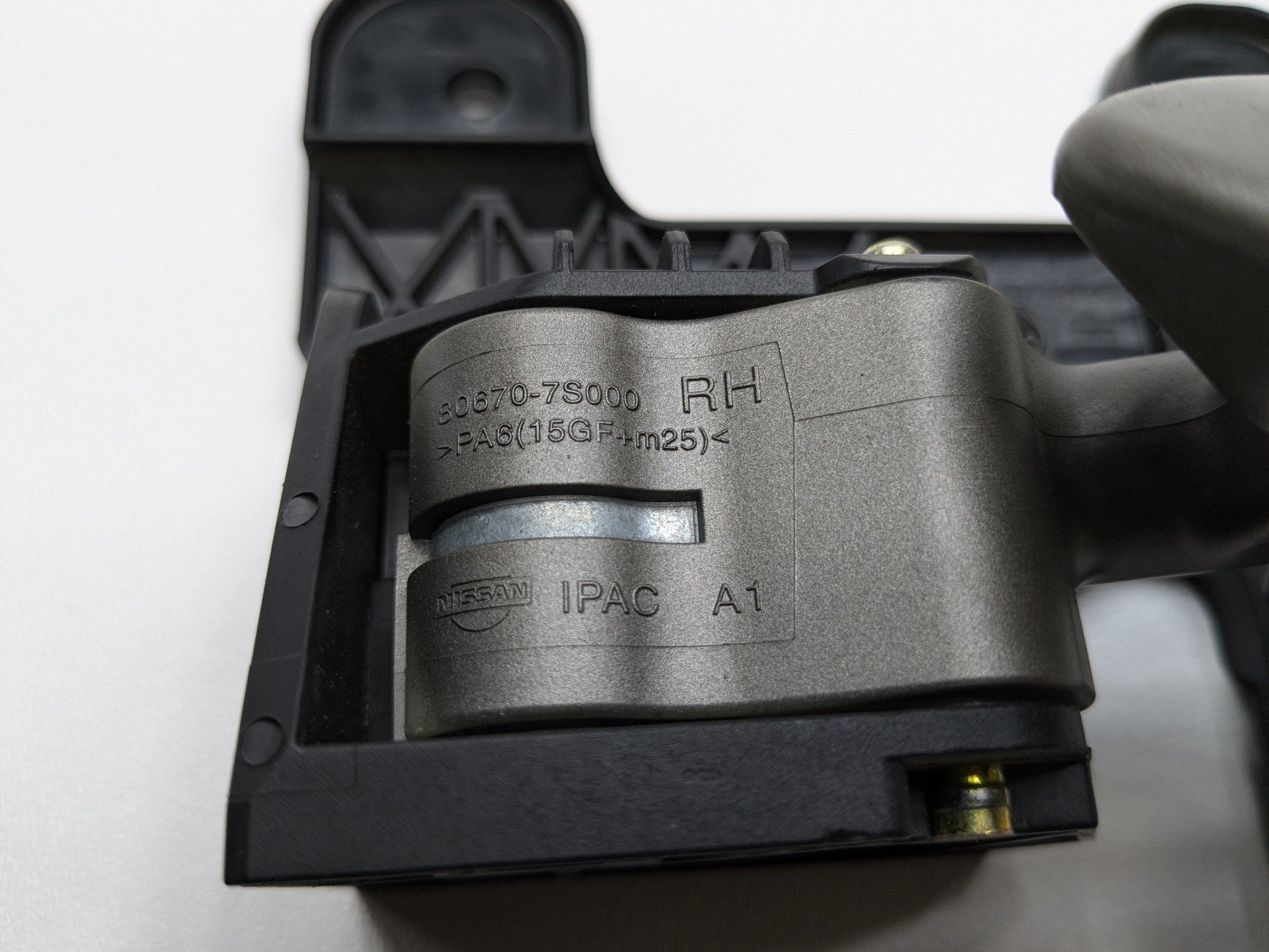 05 - 07 OEM NISSAN ARMADA FRONT RIGHT SIDE INTERIOR DOOR HANDLE LIGHT GRAY