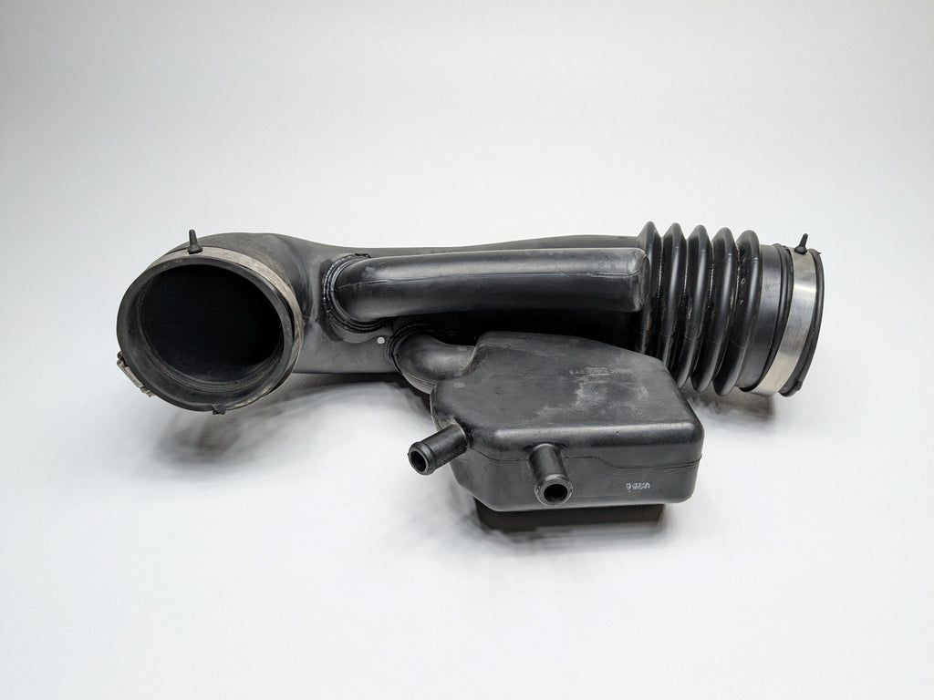 2005 - 2007 OEM NISSAN ARMADA AIR INTAKE RESONATOR TUBE DUCT PIPE