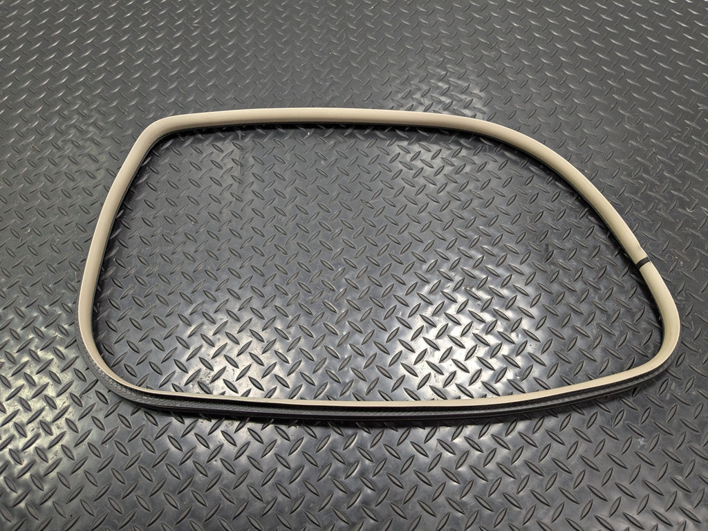 2005 - 2007 OEM NISSAN ARMADA REAR RIGHT SIDE QUARTER WINDOW WEATHERSTRIP SEAL