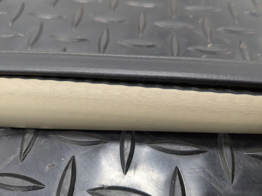 2005 - 2007 OEM NISSAN ARMADA REAR RIGHT SIDE QUARTER WINDOW WEATHERSTRIP SEAL