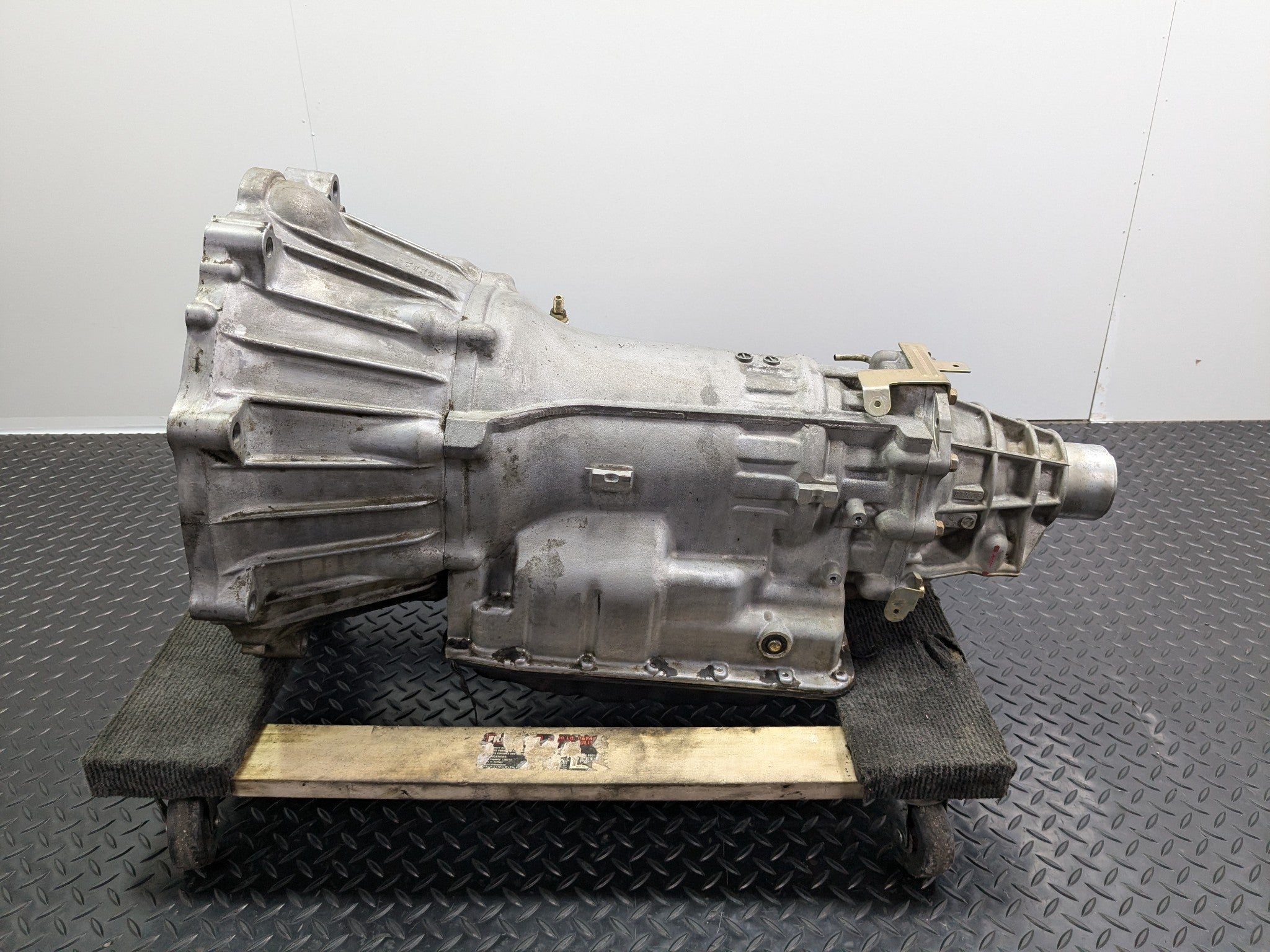 2005 - 2007 OEM NISSAN ARMADA AUTOMATIC TRANSMISSION GEARBOX ASSEMBLY