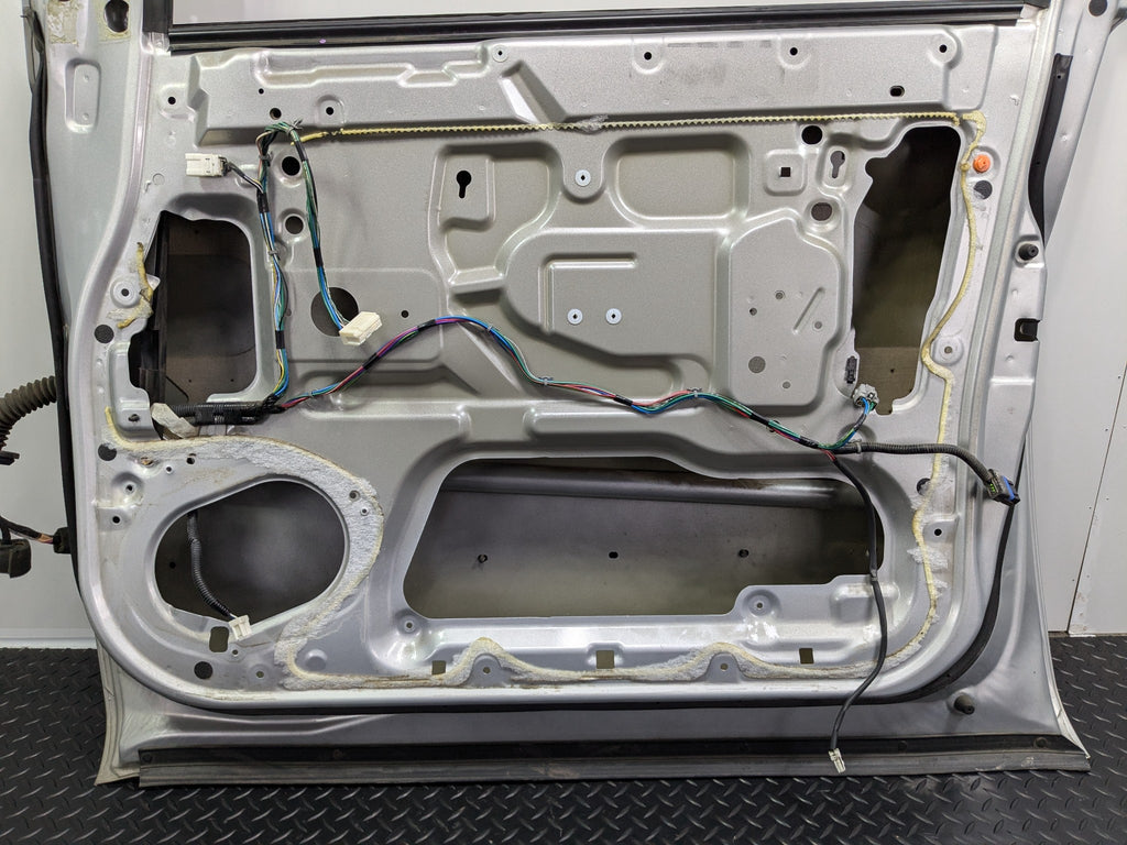 2005 - 2007 OEM NISSAN ARMADA FRONT RIGHT PASSENGER SIDE DOOR SHELL PANEL