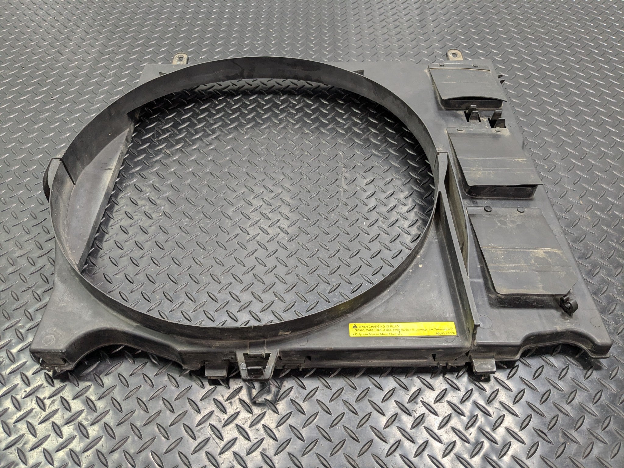 2005 - 2007 OEM NISSAN ARMADA ENGINE COOLANT RADIATOR FAN SHROUD PANEL