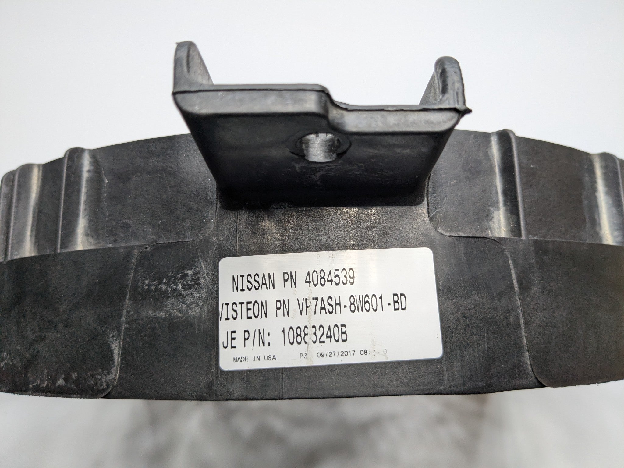2005 - 2007 OEM NISSAN ARMADA RADIATOR FAN MOTOR FAN ASSEMBLY CONDENSER