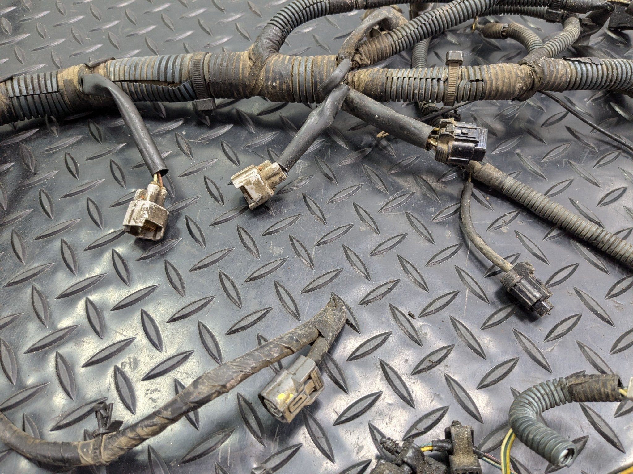 2005 - 2007 OEM NISSAN ARMADA ENGINE WIRE WIRING HARNESS