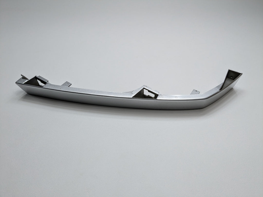 05 - 07 OEM NISSAN ARMADA FRONT RIGHT SIDE BUMPER HEADLIGHT BODY MOLDING TRIM