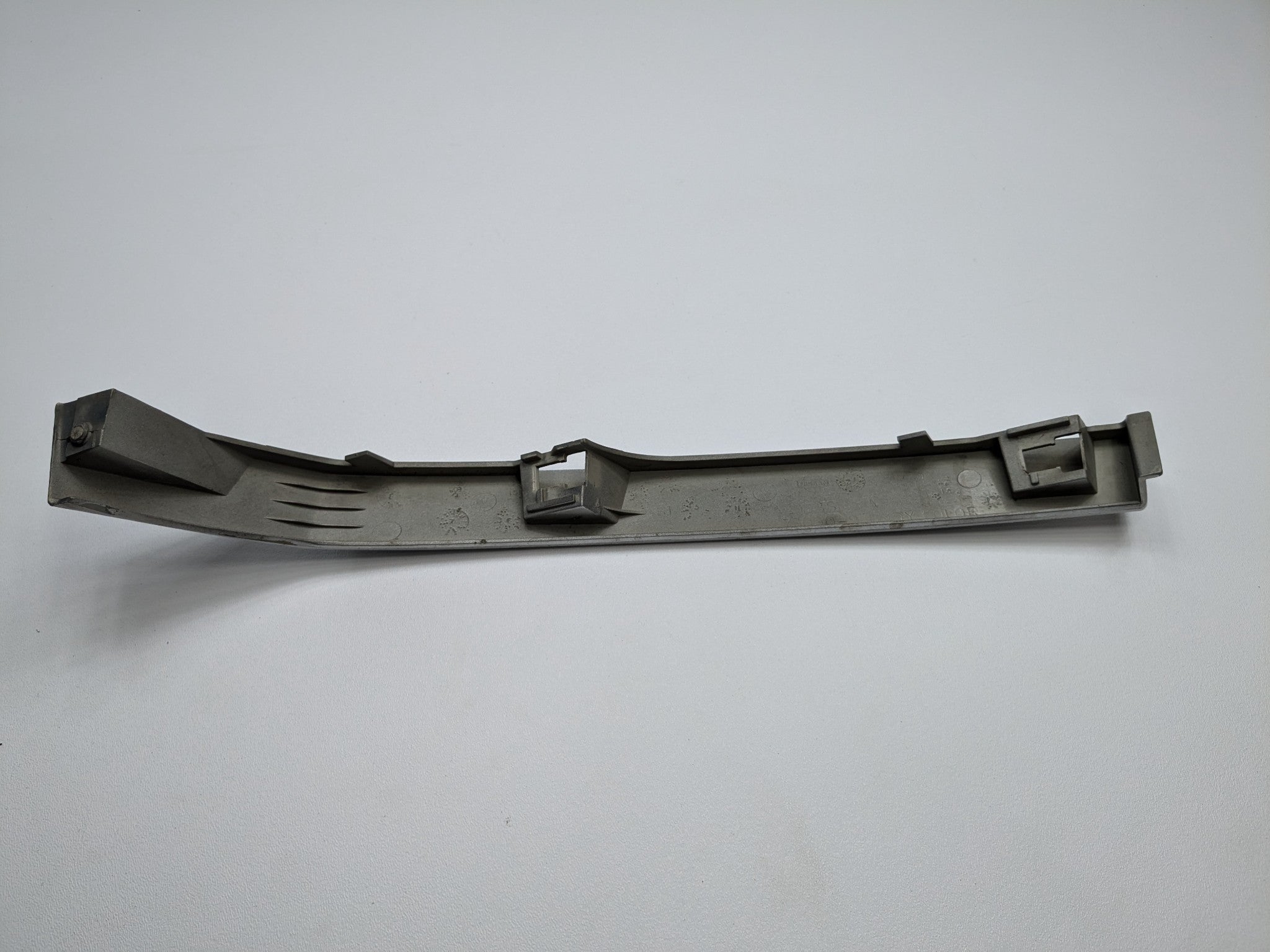 05 - 07 OEM NISSAN ARMADA FRONT RIGHT SIDE BUMPER HEADLIGHT BODY MOLDING TRIM