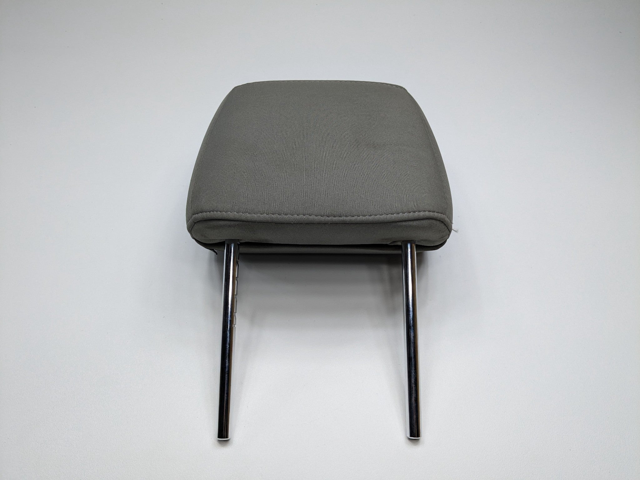 2005 - 2007 OEM NISSAN ARMADA FRONT RIGHT SIDE SEAT HEADREST GRAY CLOTH