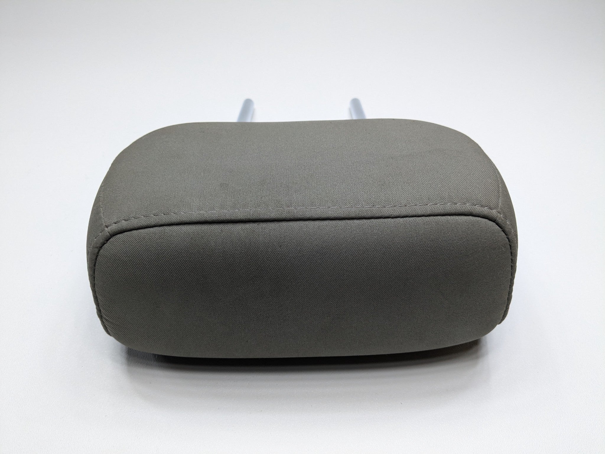 2005 - 2007 OEM NISSAN ARMADA REAR LEFT SECOND ROW SEAT HEADREST GRAY CLOTH