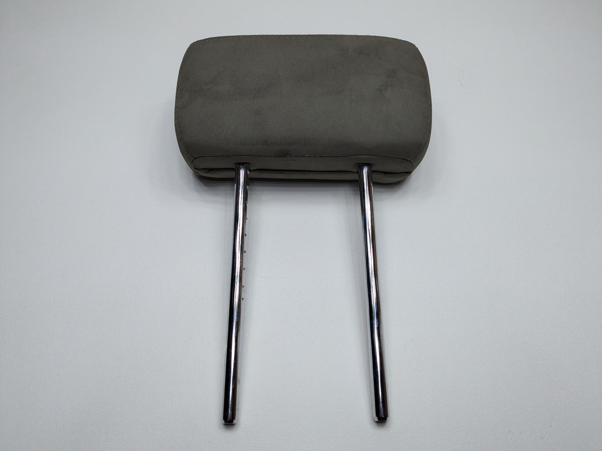2005 - 2007 OEM NISSAN ARMADA THRID ROW LEFT DRIVER SIDE HEADREST GRAY CLOTH