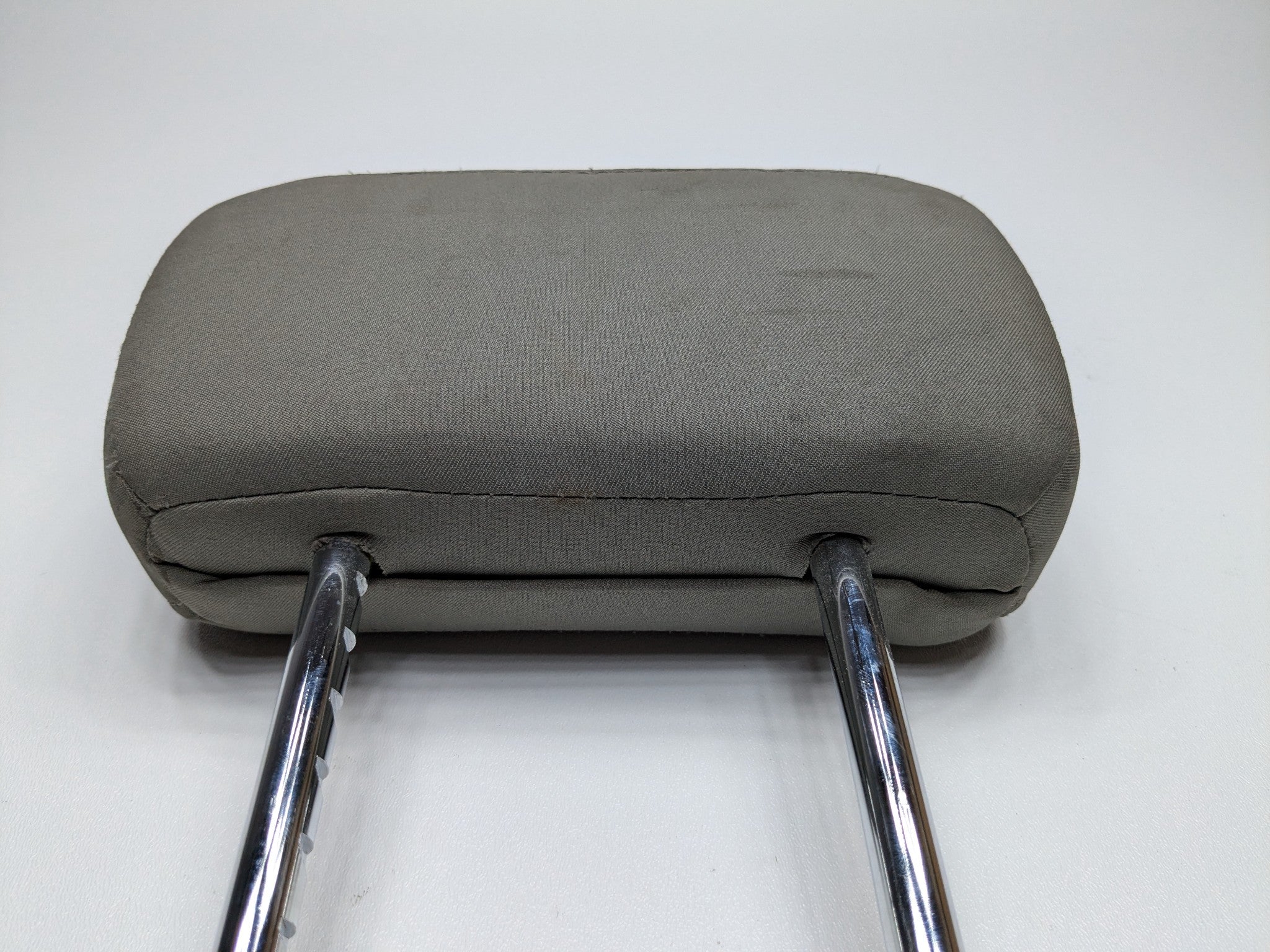 2005 - 2007 OEM NISSAN ARMADA THRID ROW RIGHT PASSENGER SIDE HEADREST GRAY CLOTH