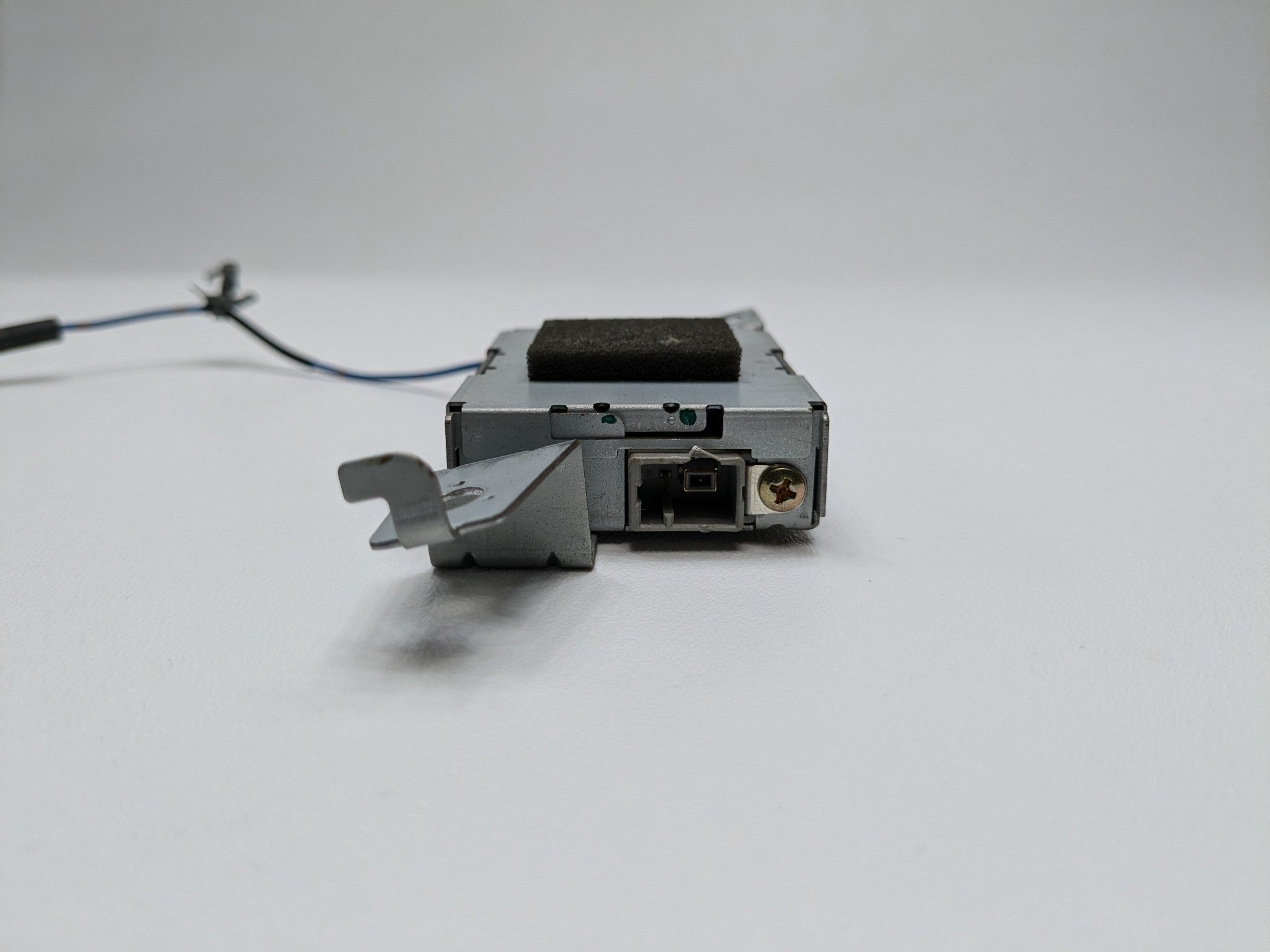 2005 - 2007 OEM NISSAN ARMADA RADIO ANTENNA AMPLIFIER MODULE