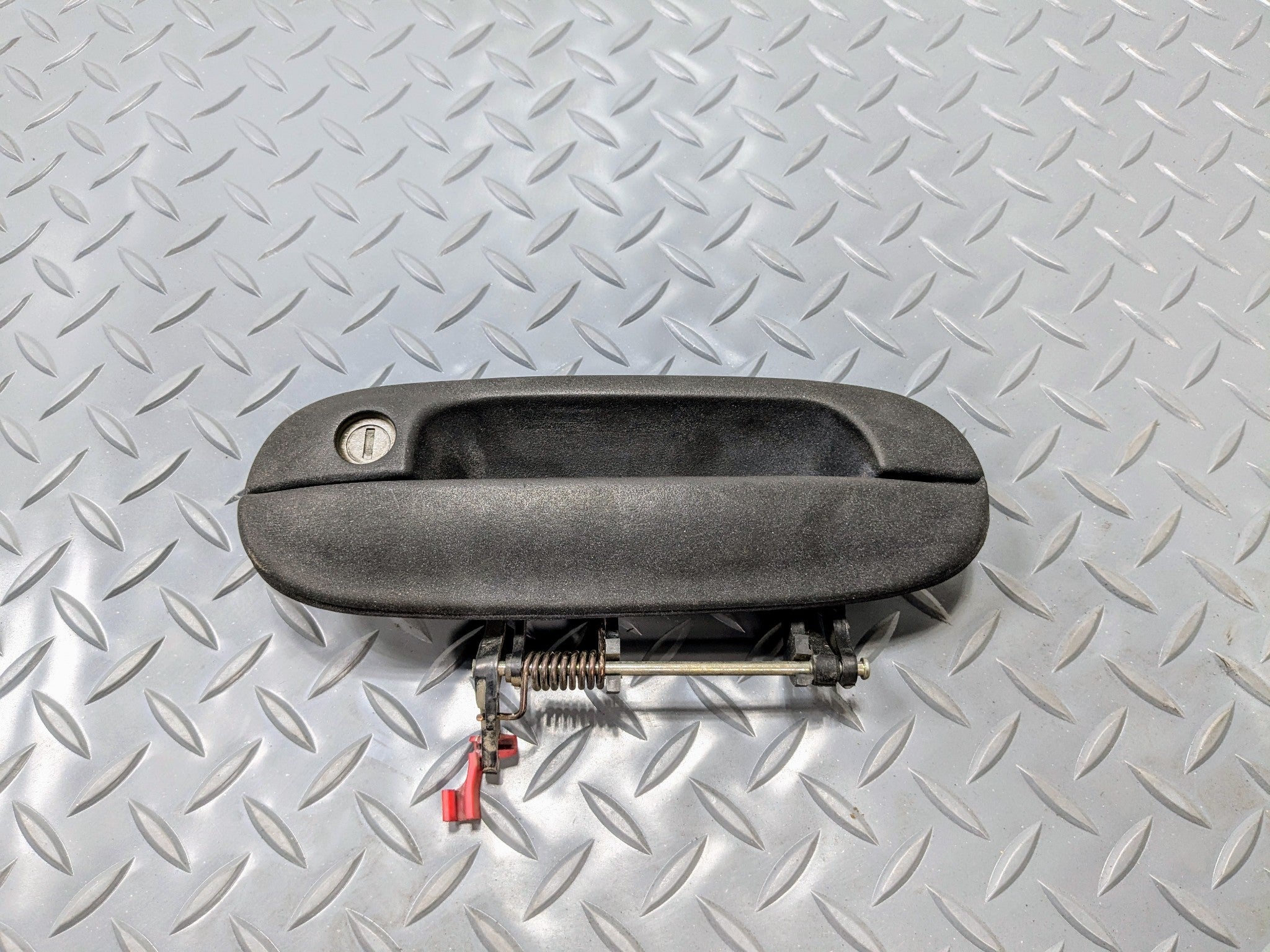 05 - 07 OEM CHEVROLET TRAILBLAZER FRONT LEFT DRIVER SIDE EXTERIOR DOOR HANDLE