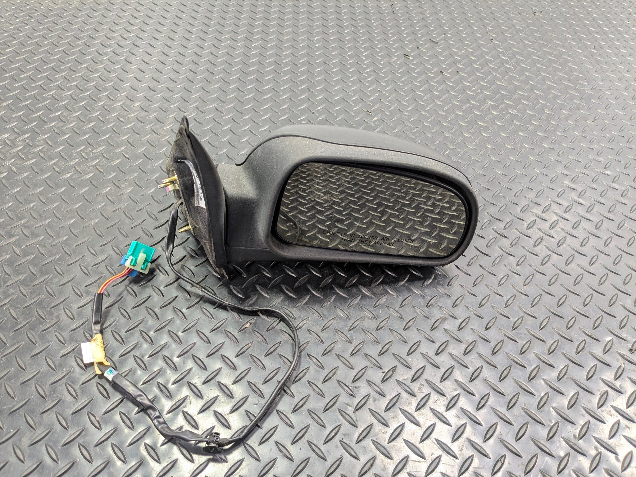 05 - 07 OEM CHEVROLET TRAILBLAZER FRONT RIGHT PASSENGER SIDE DOOR VIEW MIRROR