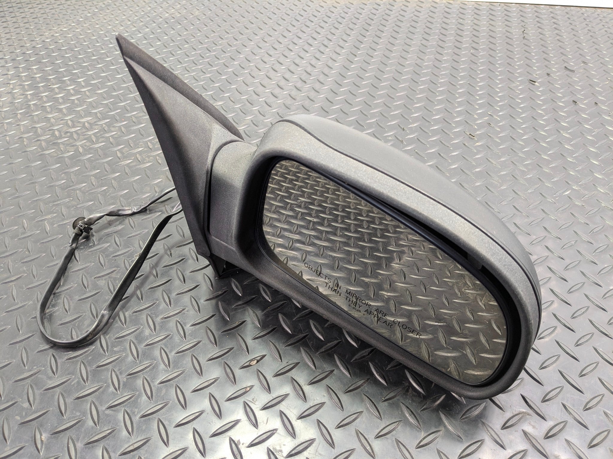 05 - 07 OEM CHEVROLET TRAILBLAZER FRONT RIGHT PASSENGER SIDE DOOR VIEW MIRROR