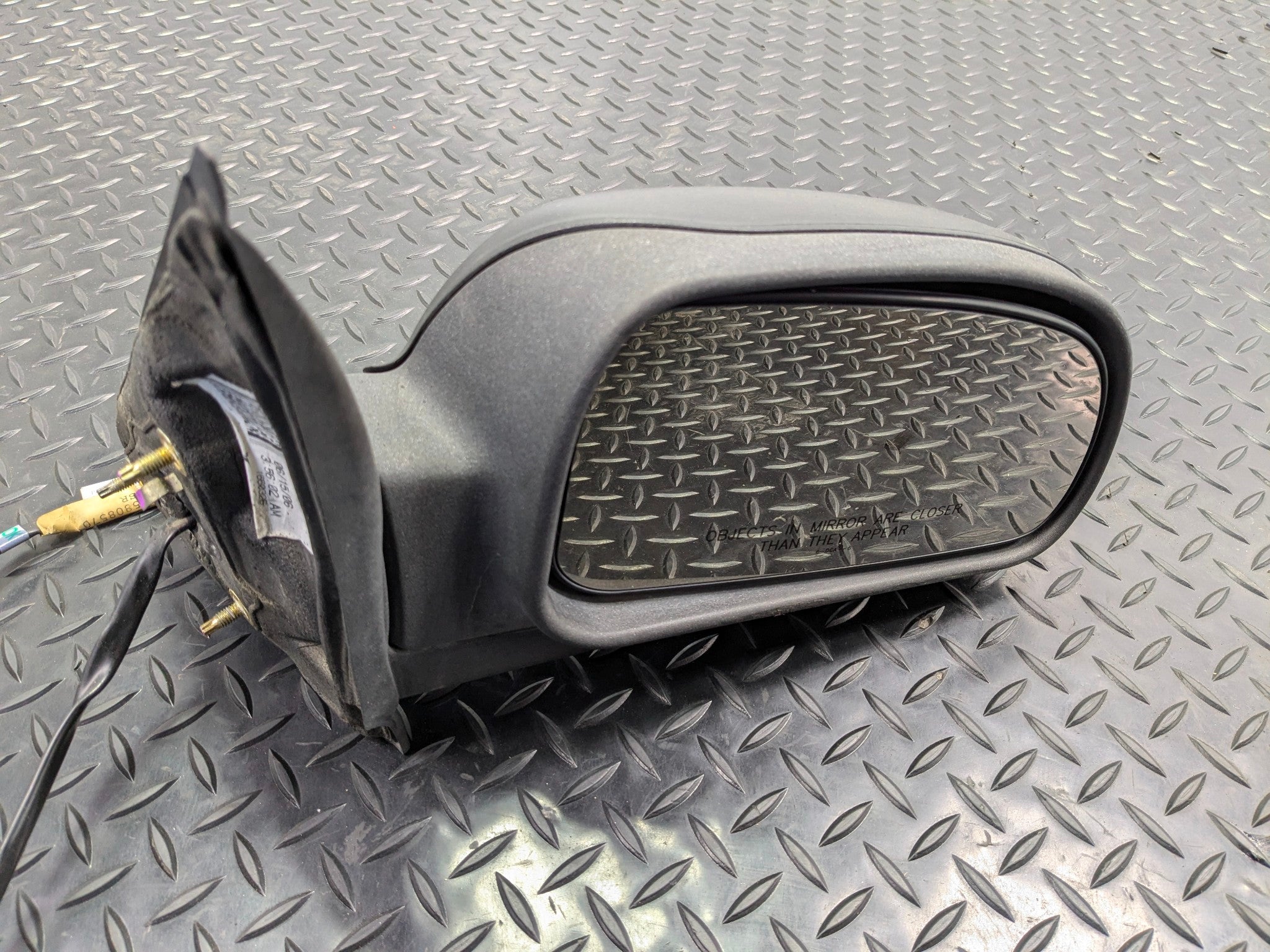 05 - 07 OEM CHEVROLET TRAILBLAZER FRONT RIGHT PASSENGER SIDE DOOR VIEW MIRROR