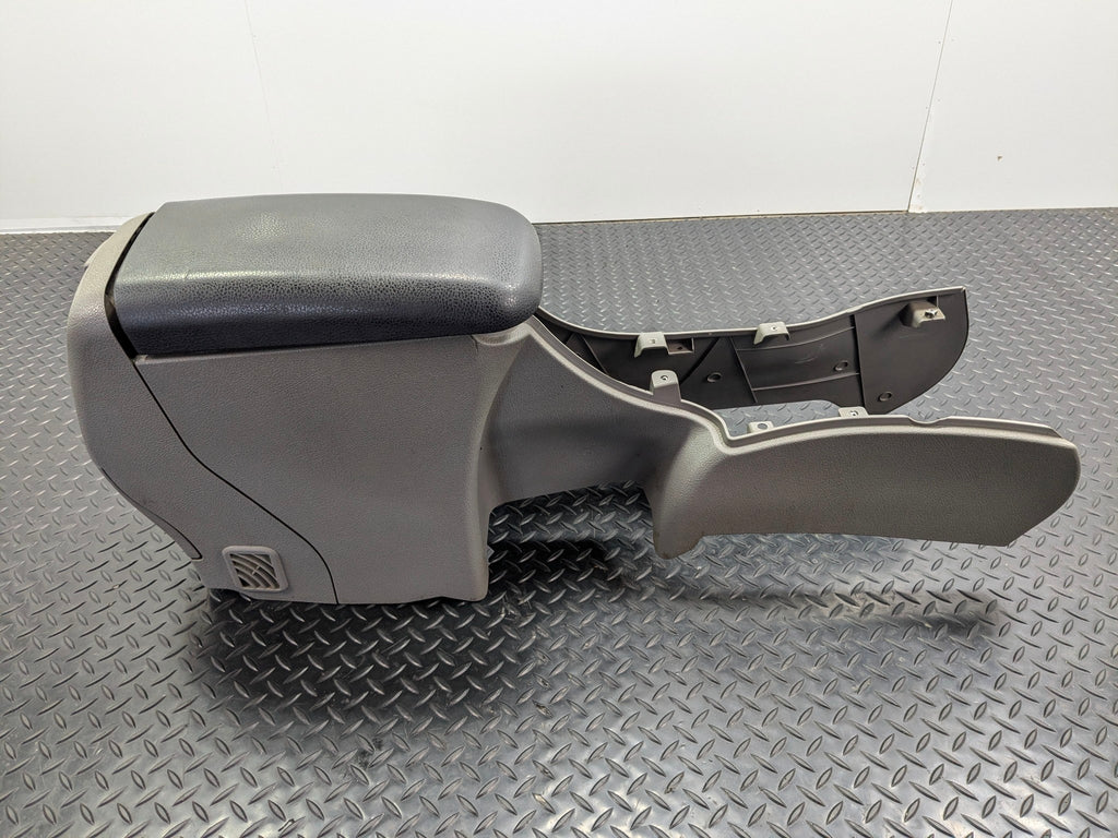 05 - 07 OEM CHEVROLET TRAILBLAZER FRONT CENTER CONSOLE ARMREST STORAGE ASSEMBLY