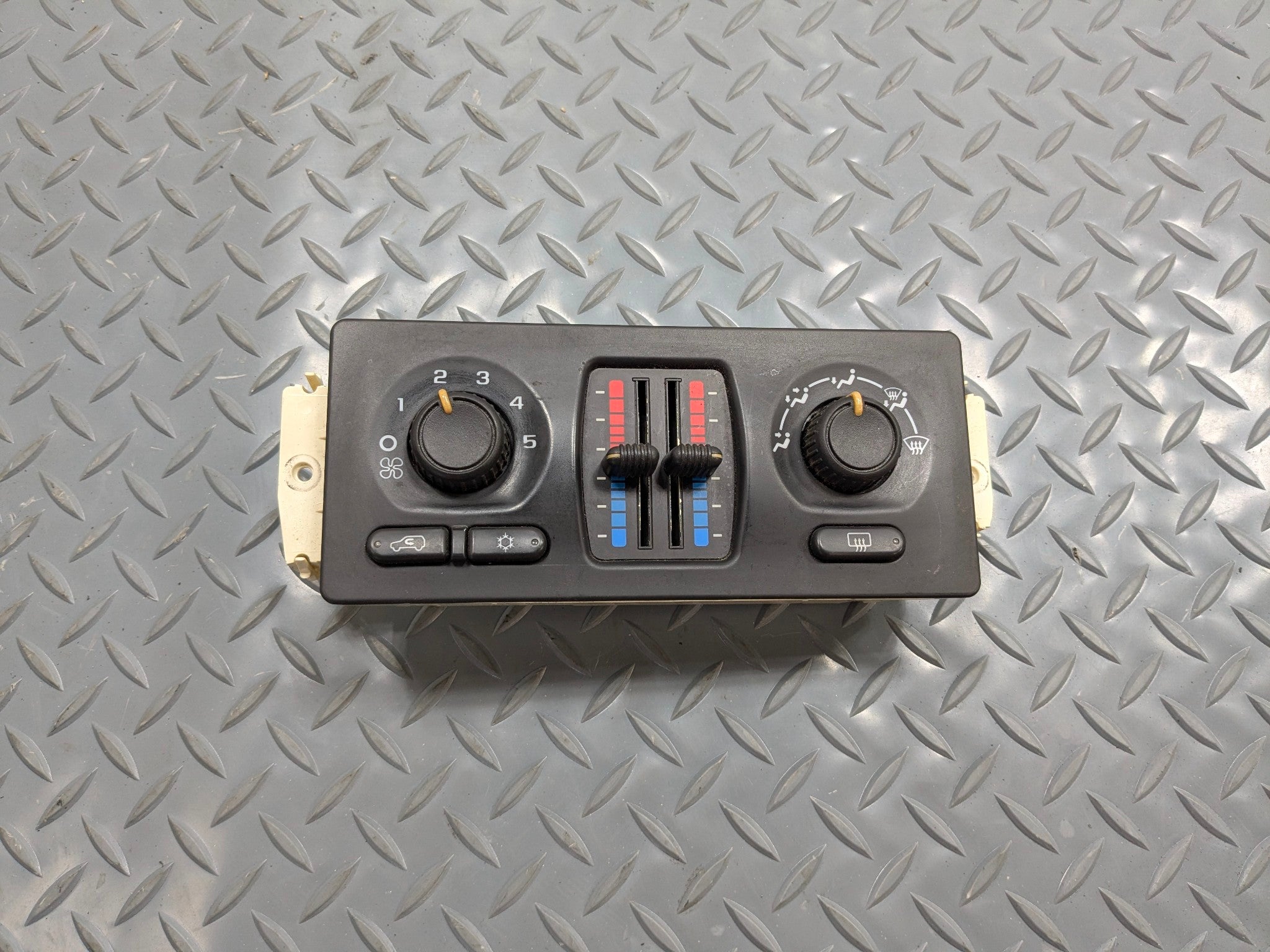 05 - 07 OEM CHEVROLET TRAILBLAZER FRONT AC HEATER TEMPERATURE CLIMATE CONTROL