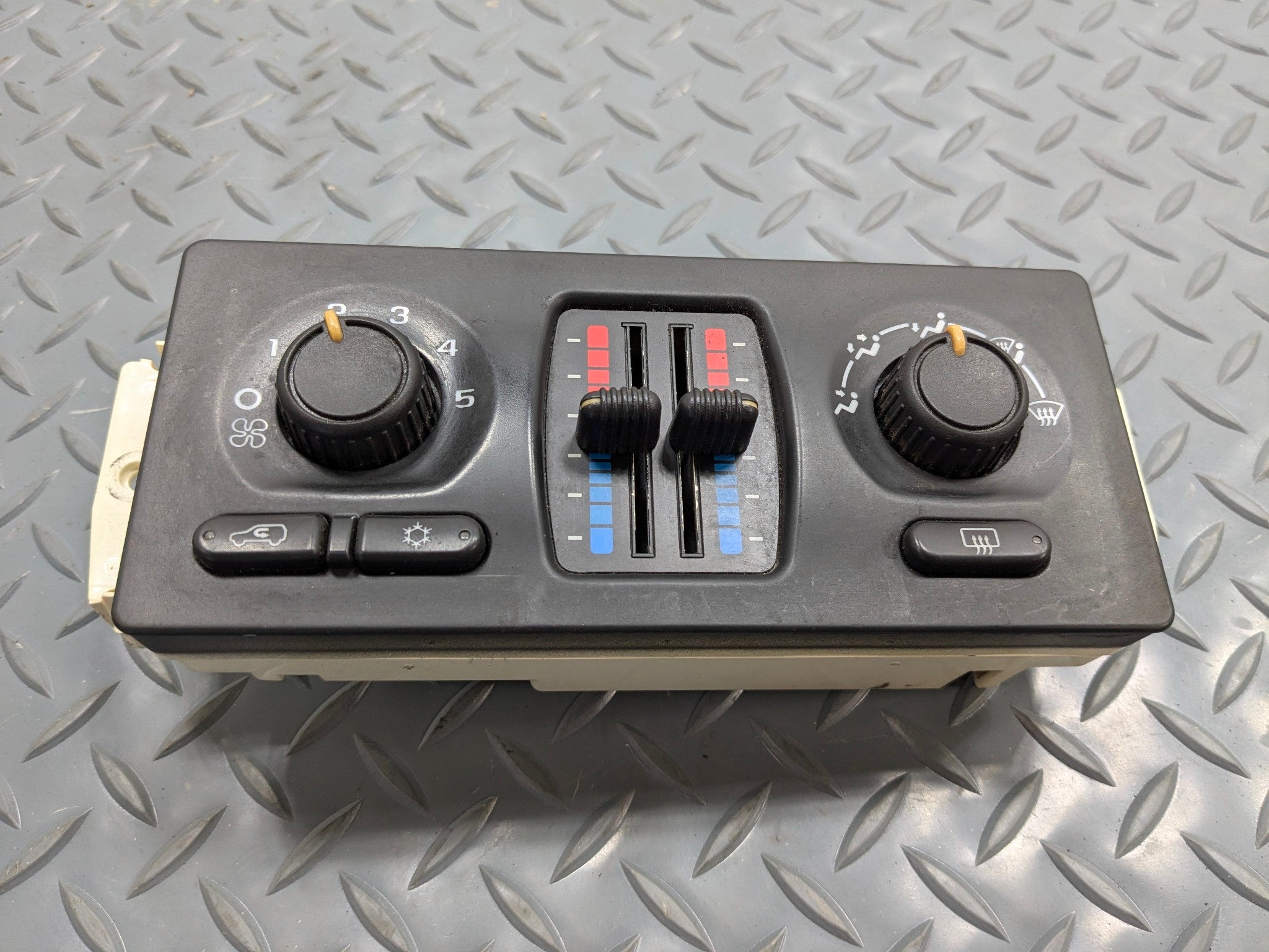 05 - 07 OEM CHEVROLET TRAILBLAZER FRONT AC HEATER TEMPERATURE CLIMATE CONTROL