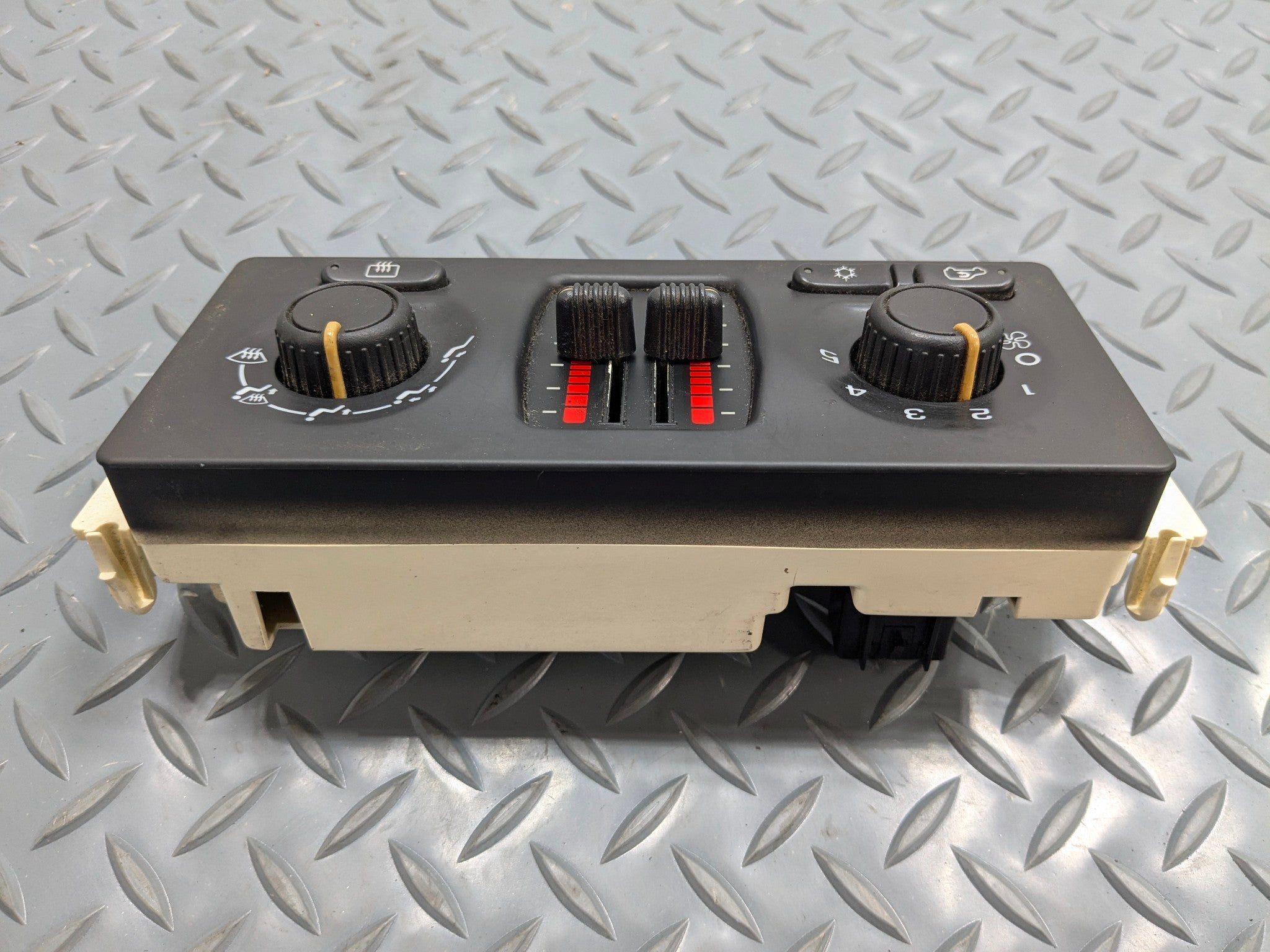 05 - 07 OEM CHEVROLET TRAILBLAZER FRONT AC HEATER TEMPERATURE CLIMATE CONTROL