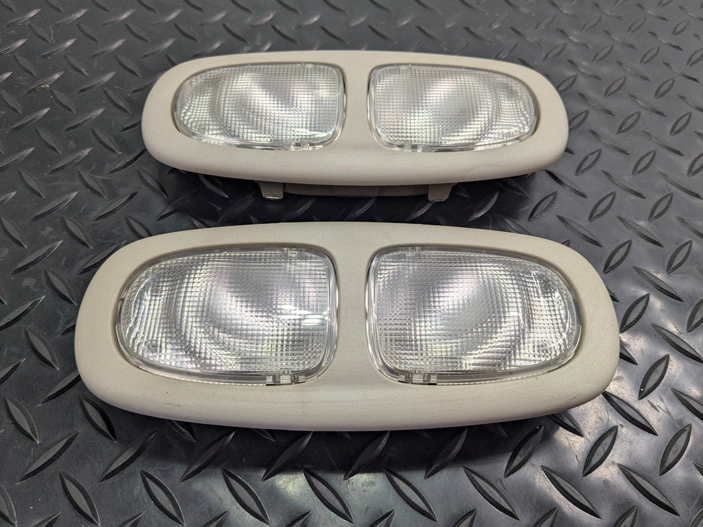 05 - 07 OEM CHEVROLET TRAILBLAZER REAR LEFT AND RIGHT INTERIOR DOME LIGHT LAMP