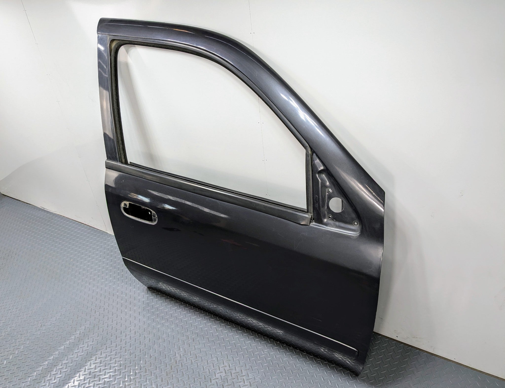 05 - 07 OEM CHEVROLET TRAILBLAZER FRONT RIGHT PASSENGER SIDE DOOR SHELL PANEL