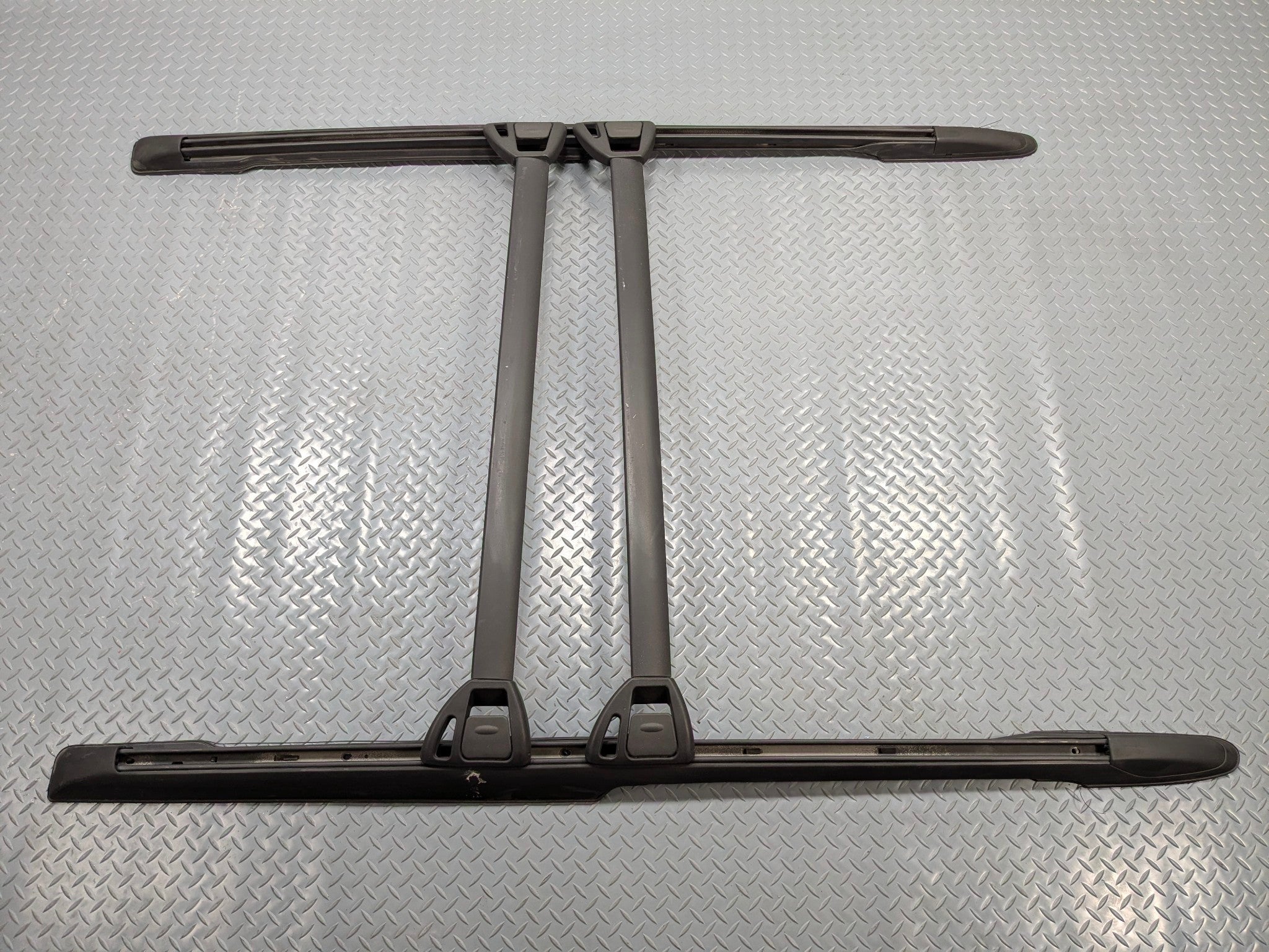 05 - 07 OEM CHEVROLET TRAILBLAZER LEFT RIGHT ROOF LUGGAGE CROSS BAR RAIL RACK