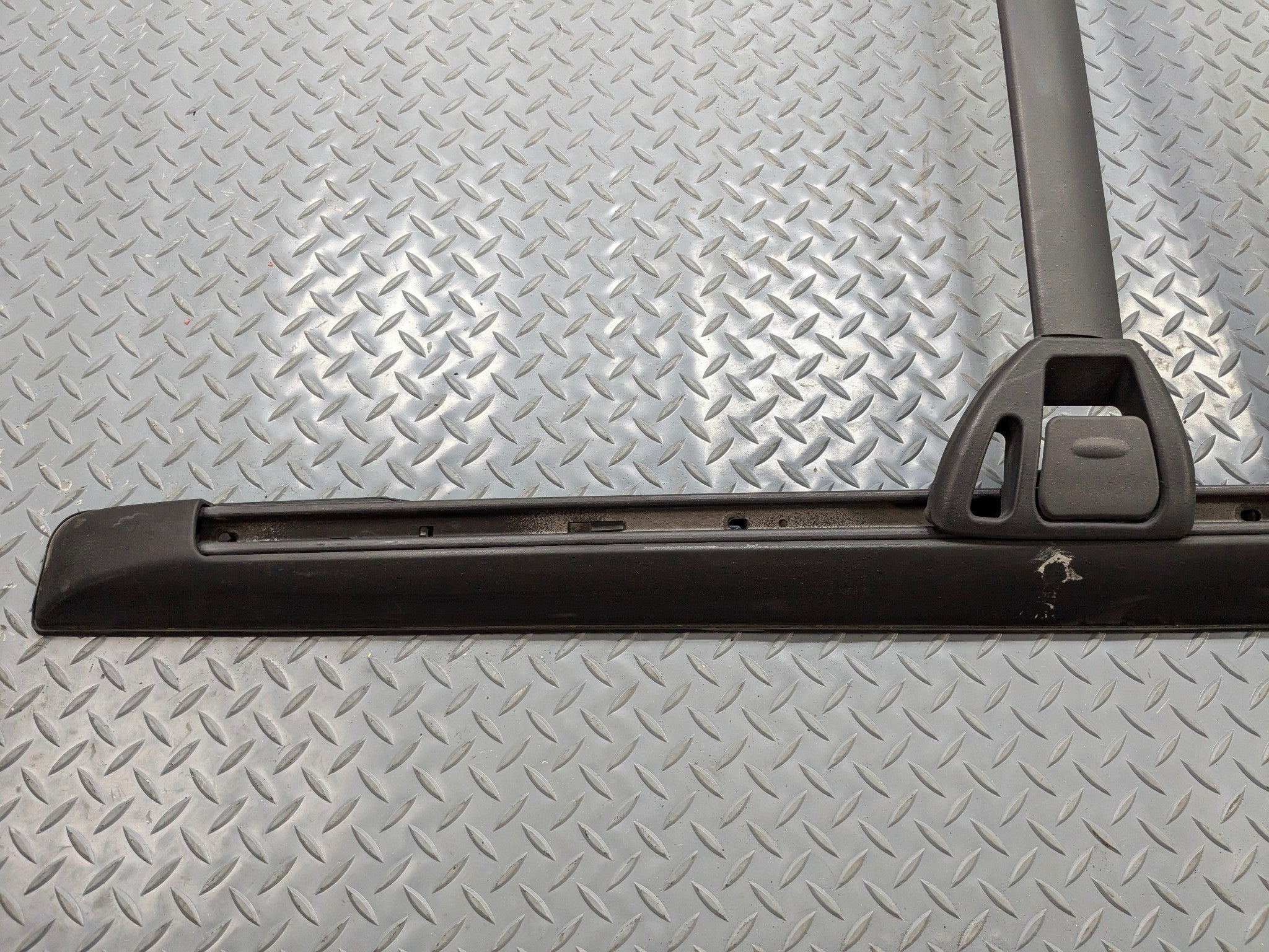 05 - 07 OEM CHEVROLET TRAILBLAZER LEFT RIGHT ROOF LUGGAGE CROSS BAR RAIL RACK