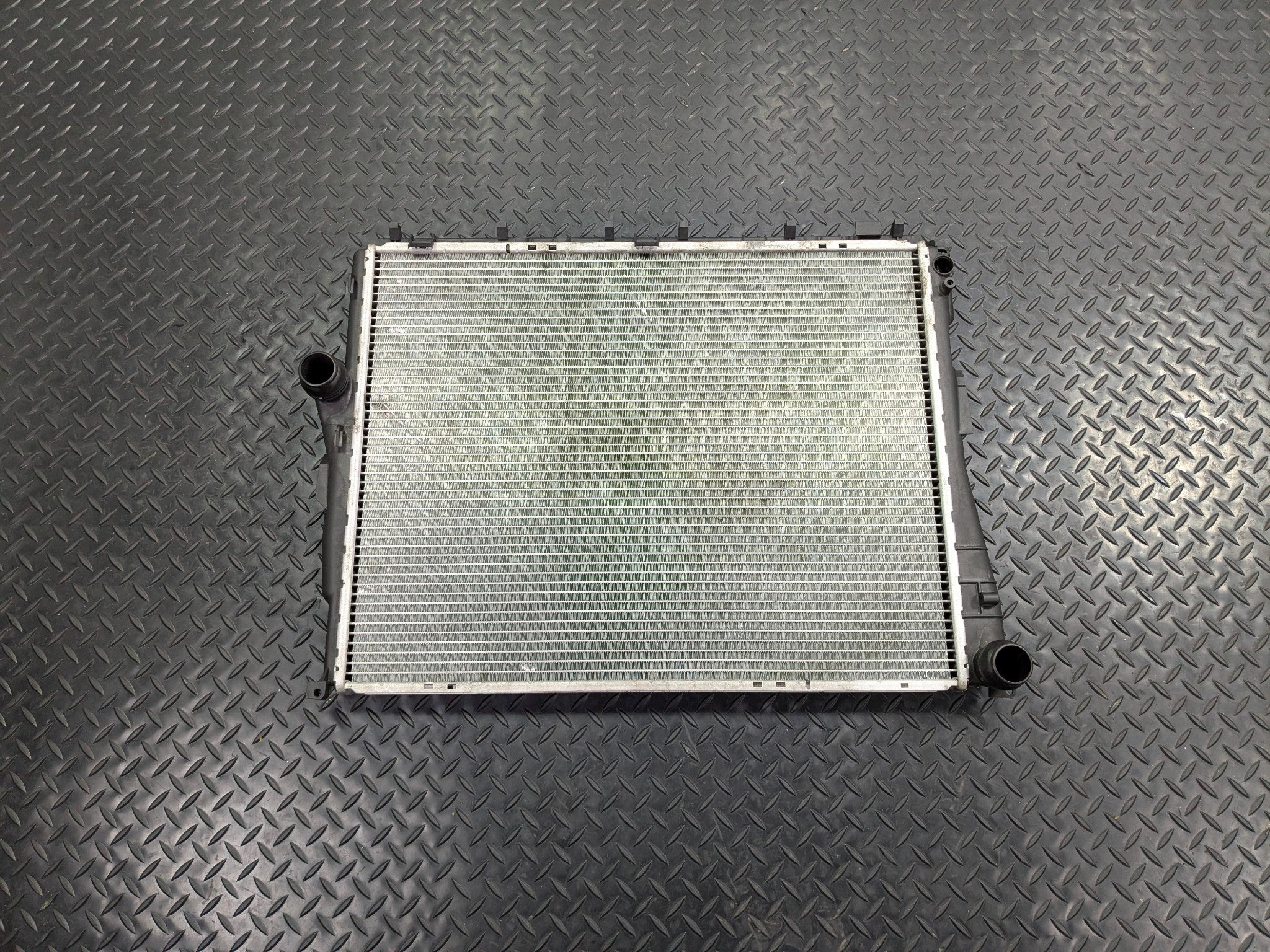 2013 - 2019 OEM HYUNDAI SANTA FE ENGINE COOLANT COOLING RADIATOR